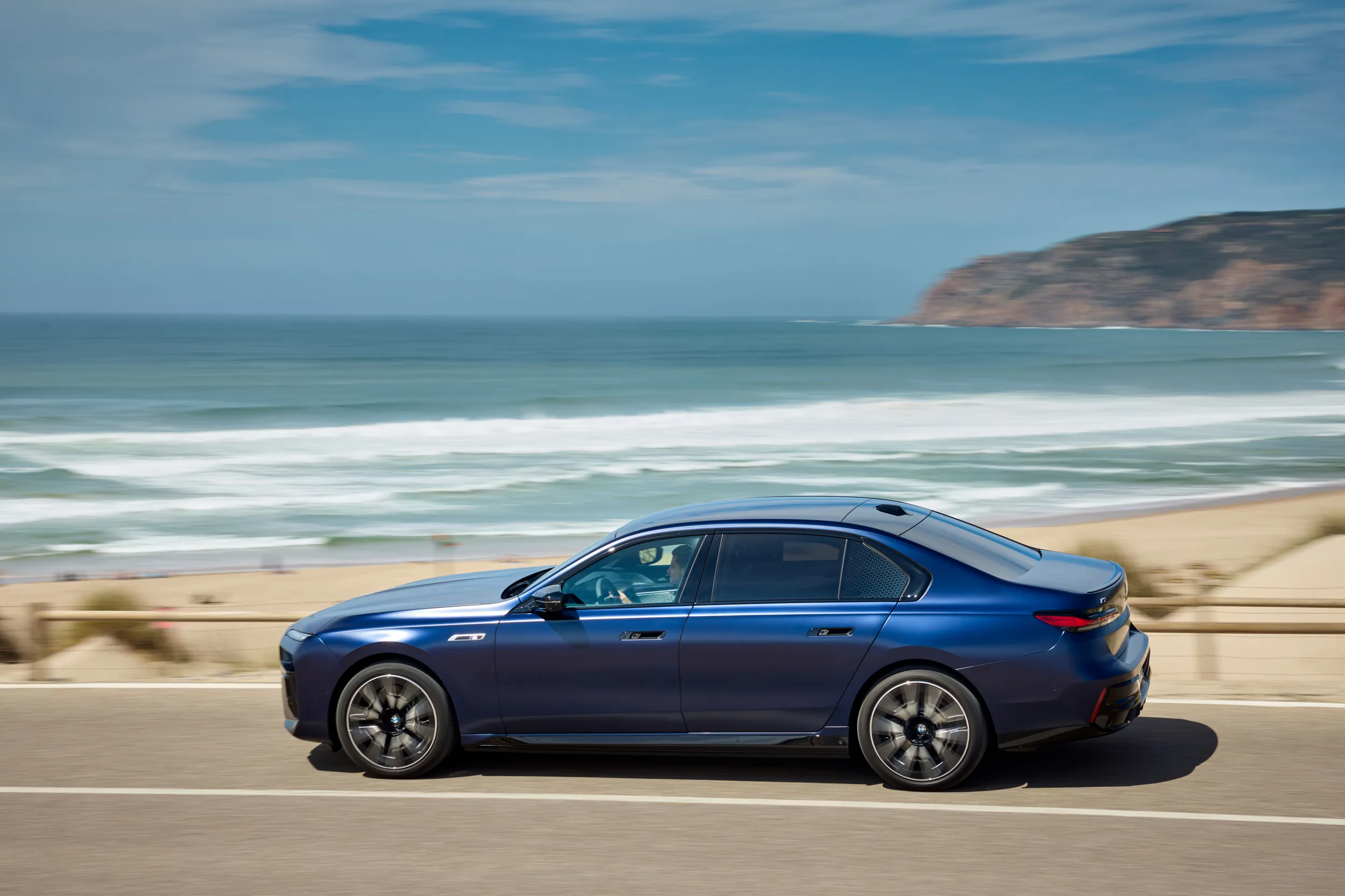 auto.pub BMW i7 M70 xDrive 28.11.25