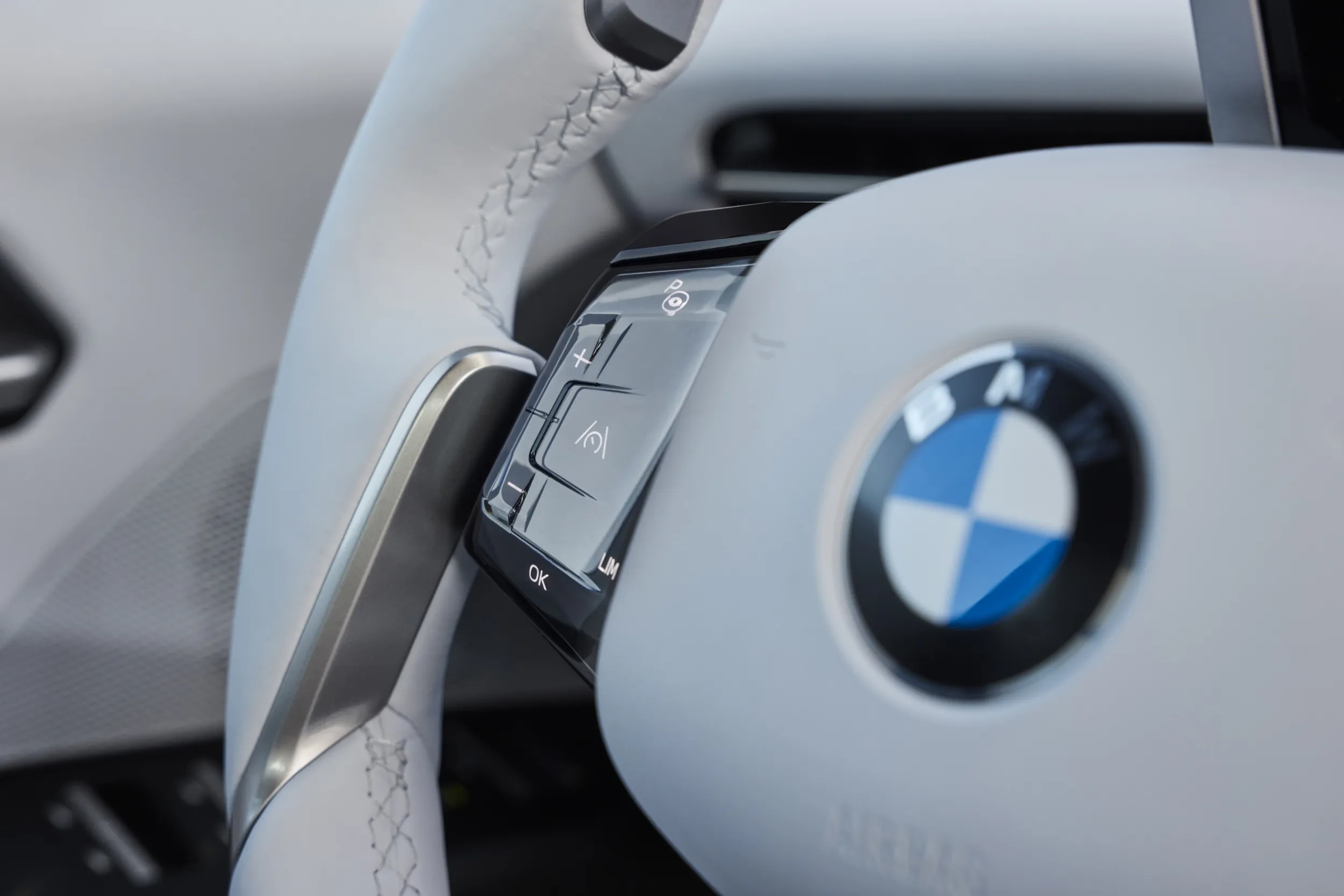 auto.pub BMW iX3 09.09.25
