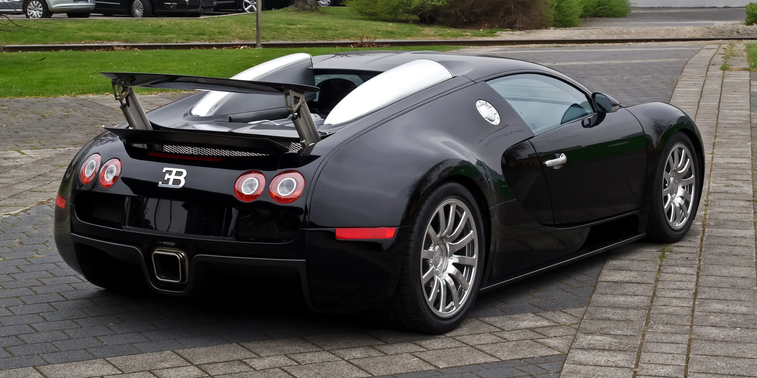 auto.pub Bugatti Veyron EB 16.4 05.01.26