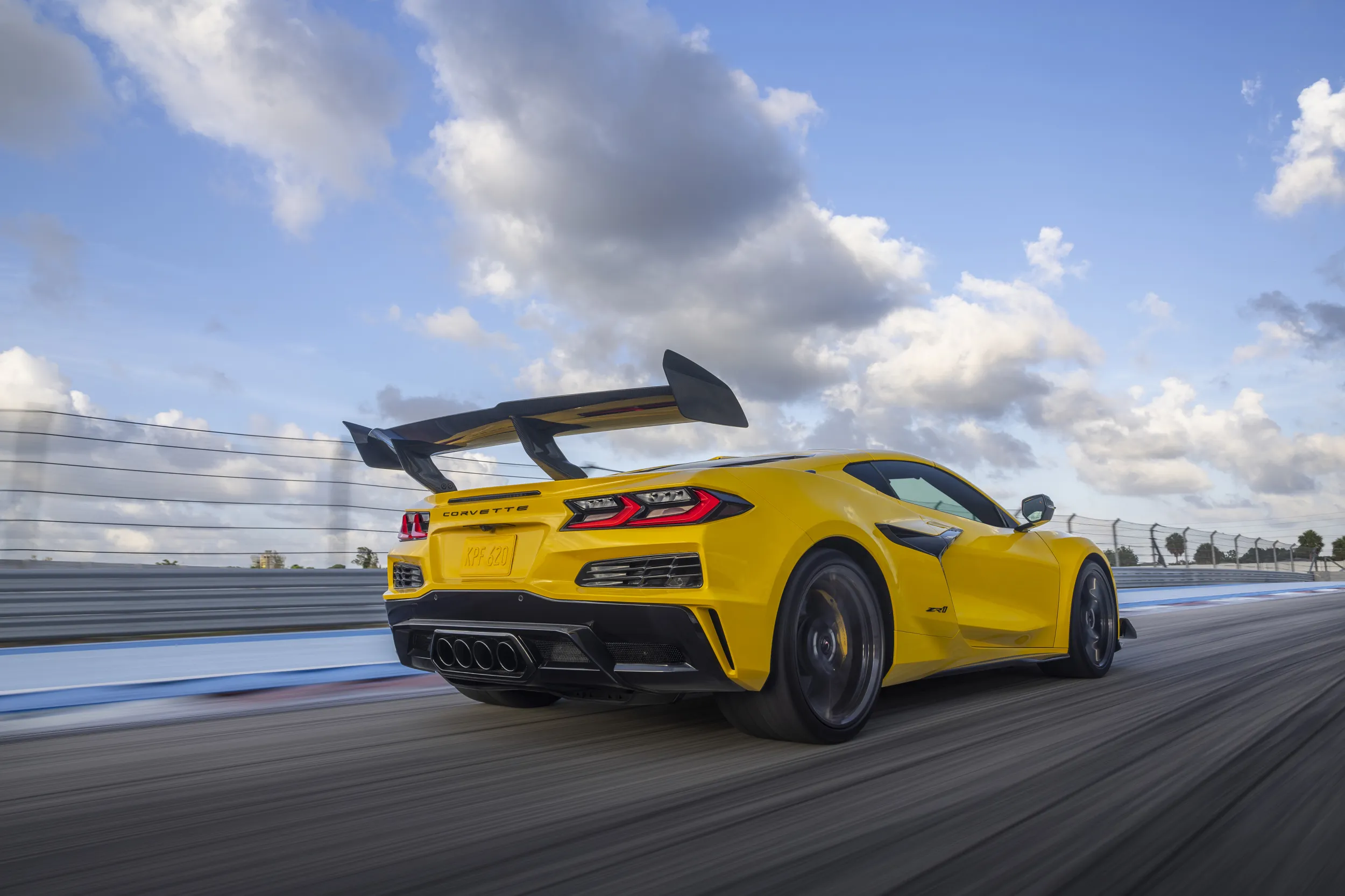 auto.pub Chevrolet Corvette ZR1 23.12.24