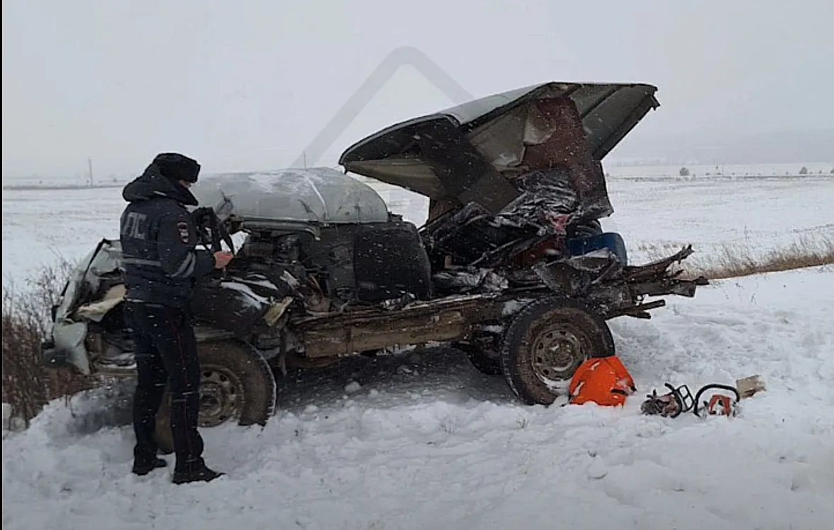 auto.pub Crash in the Snow 02.01.26
