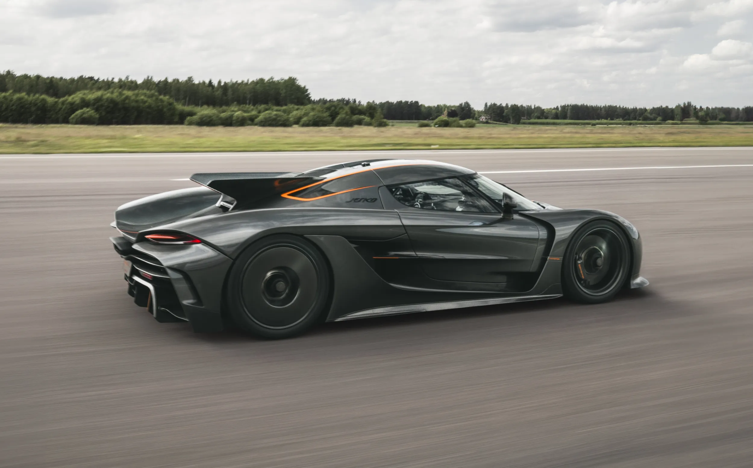 auto.pub Koenigsegg Jesko Absolut 08.05.25