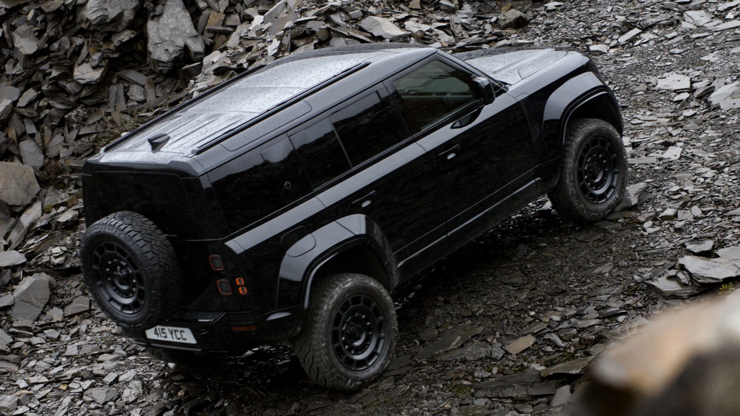 auto.pub Land Rover Defender Octa Black 07.07.25
