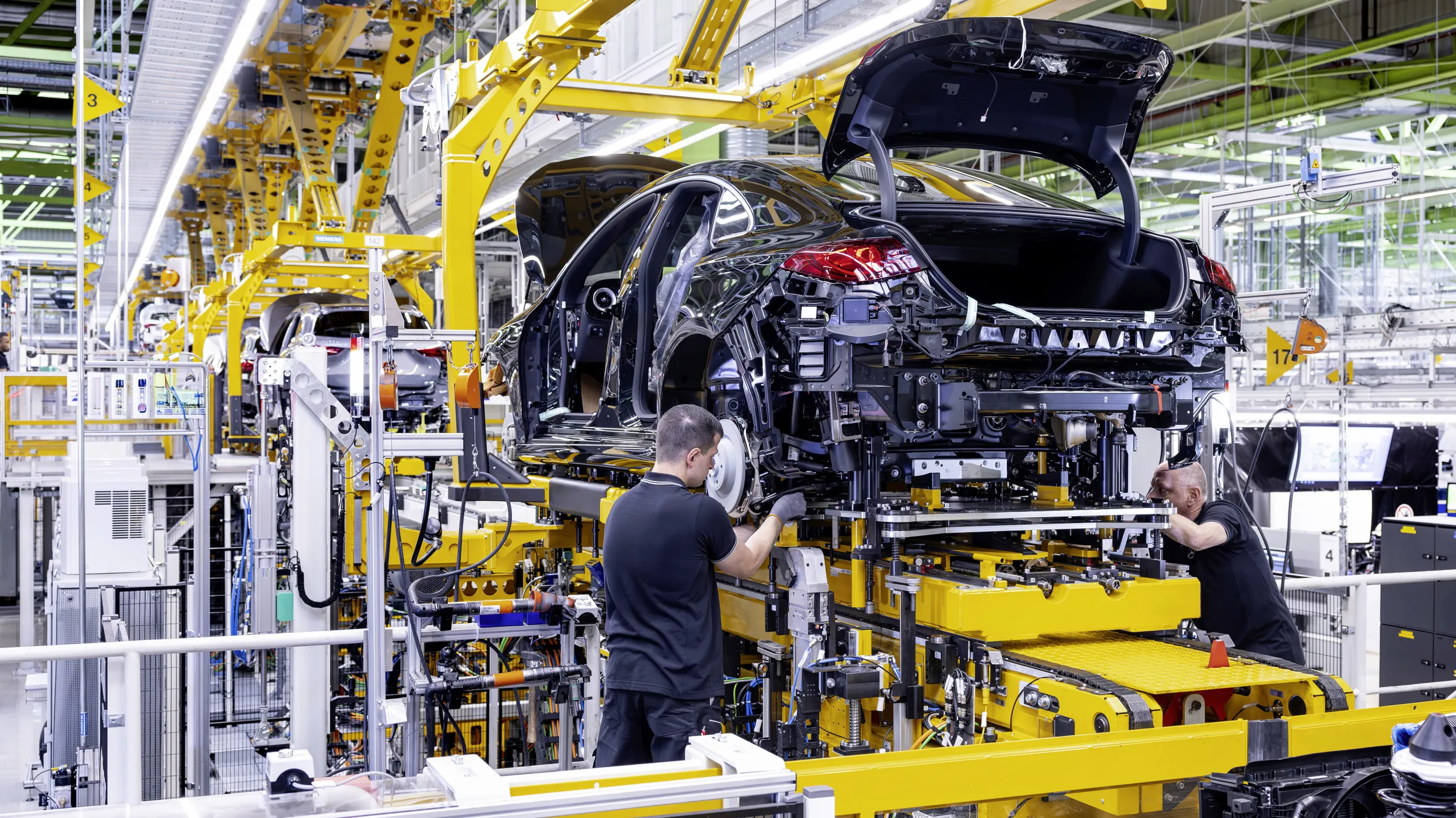auto.pub Mercedes-Benz plant in Rastatt 06.06.25