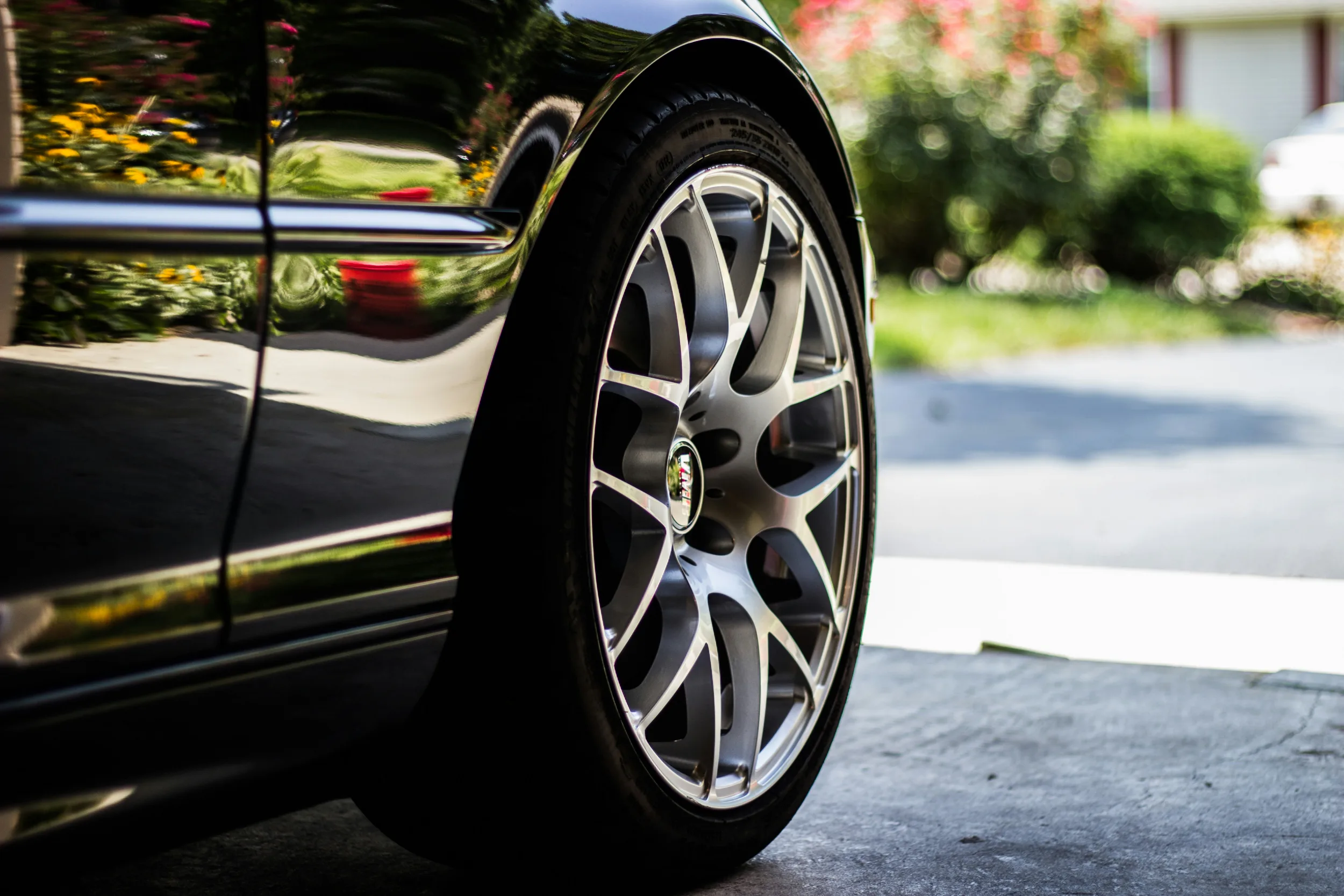 Car tire