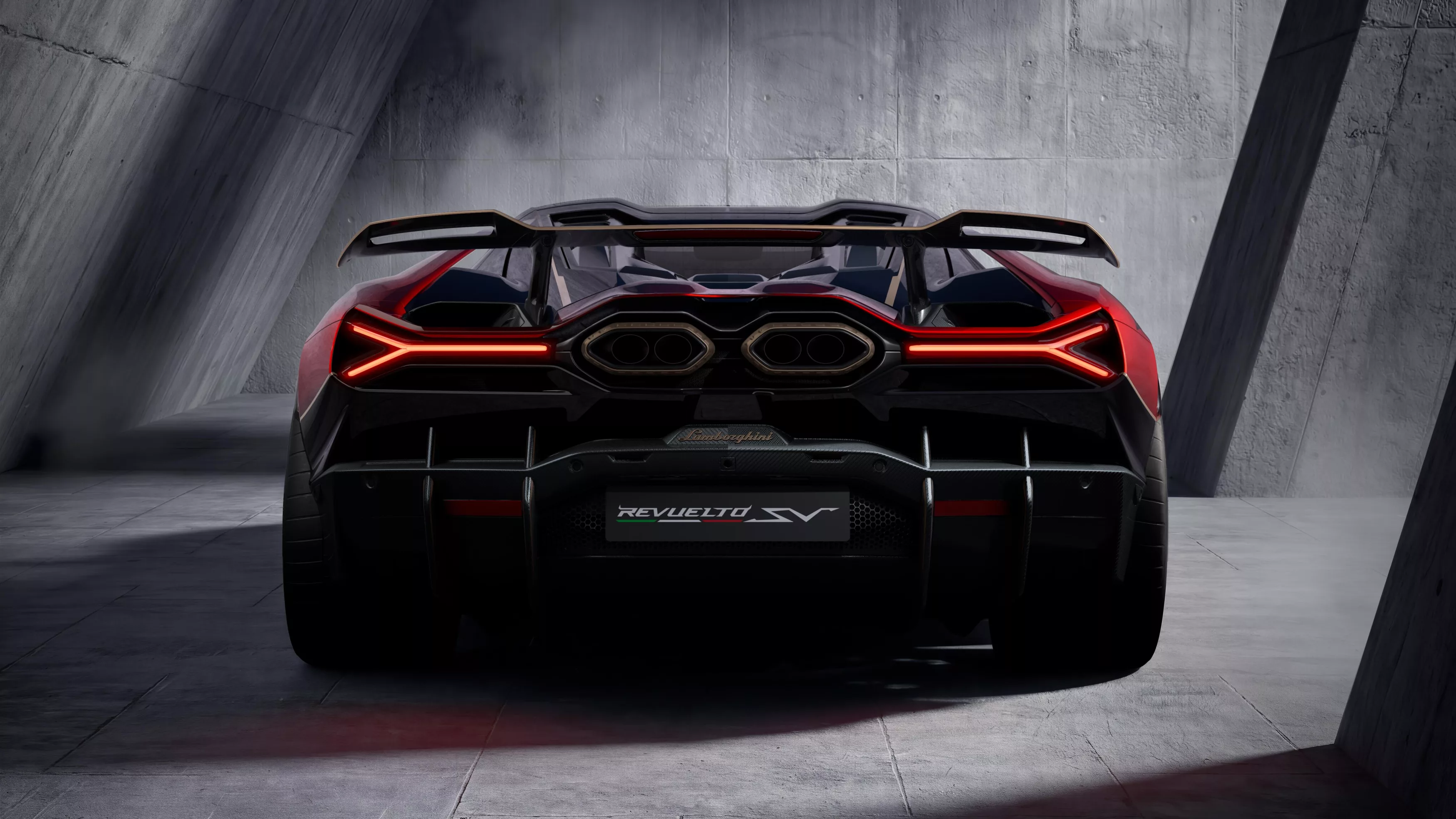 Lamborghini Revuelto SV