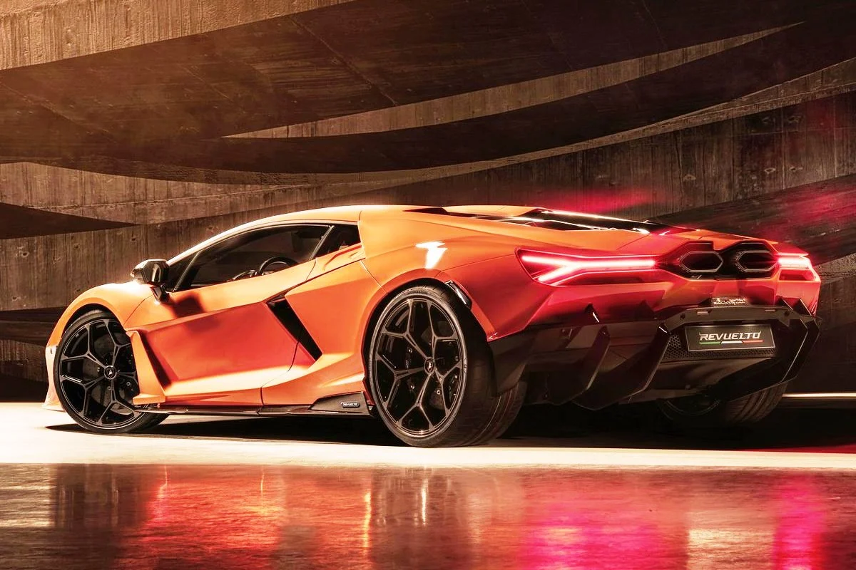 Lamborghini kogeb meeletut nõudlust: järjekorrad ulatuvad aastate taha
