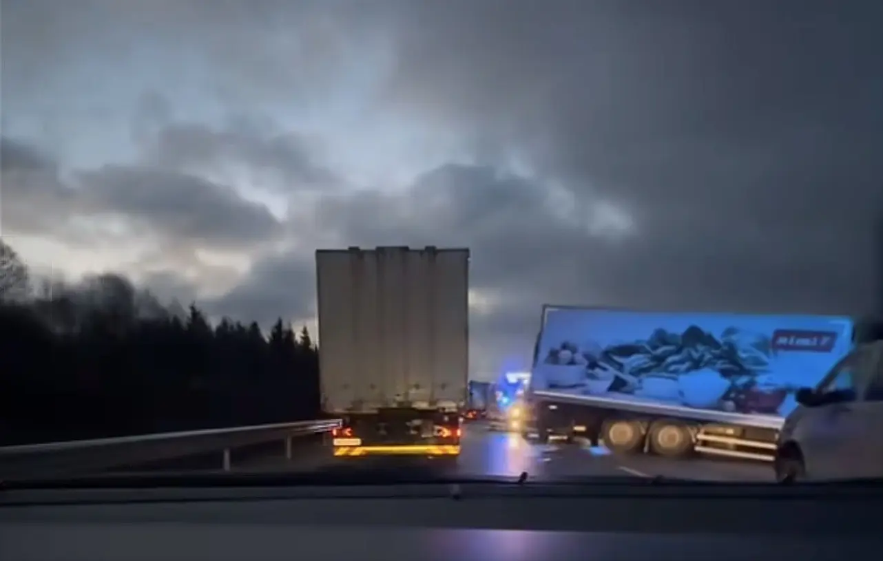 Lätis toimus kahe veoauto laupkokkupõrge