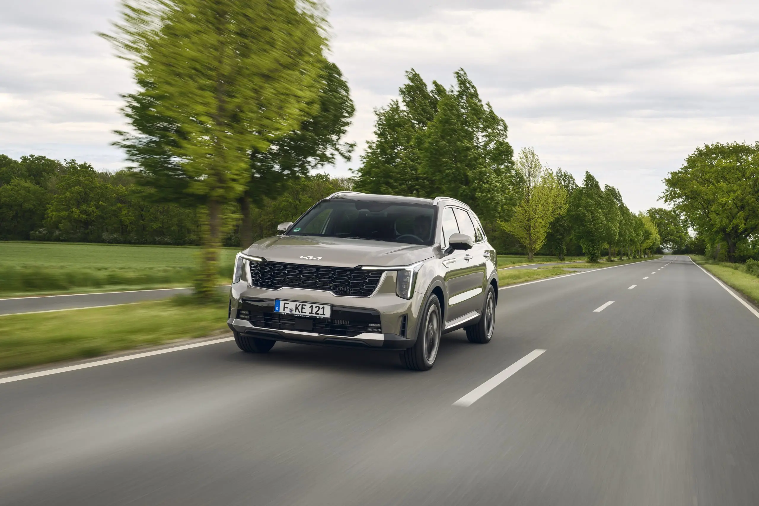 Kia kutsub tulekahjuohu tõttu Sorento tagasi