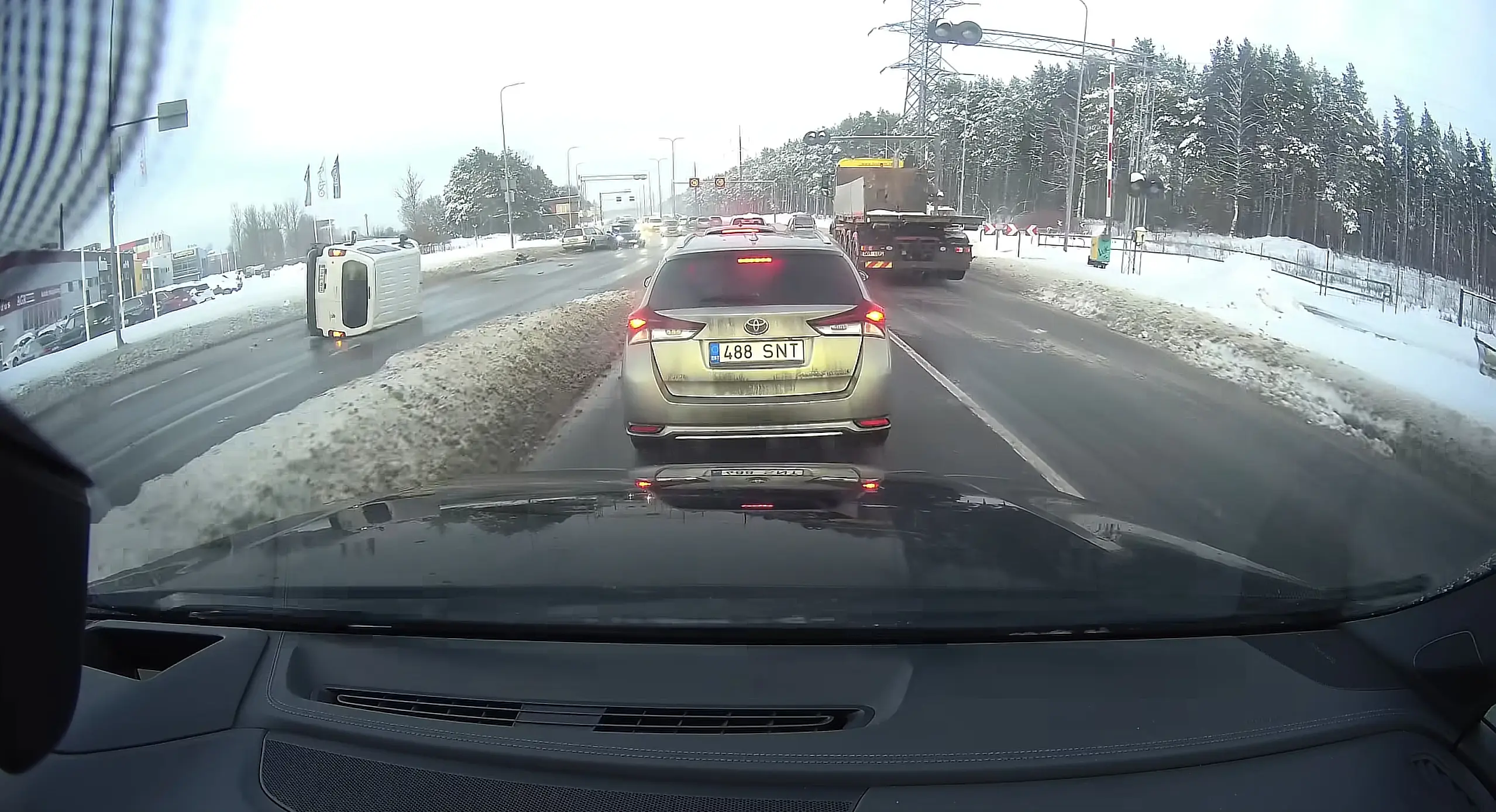 Vaata, mis juhtub, kui tahad vägisi trügida aga teine lihtsalt ei lase