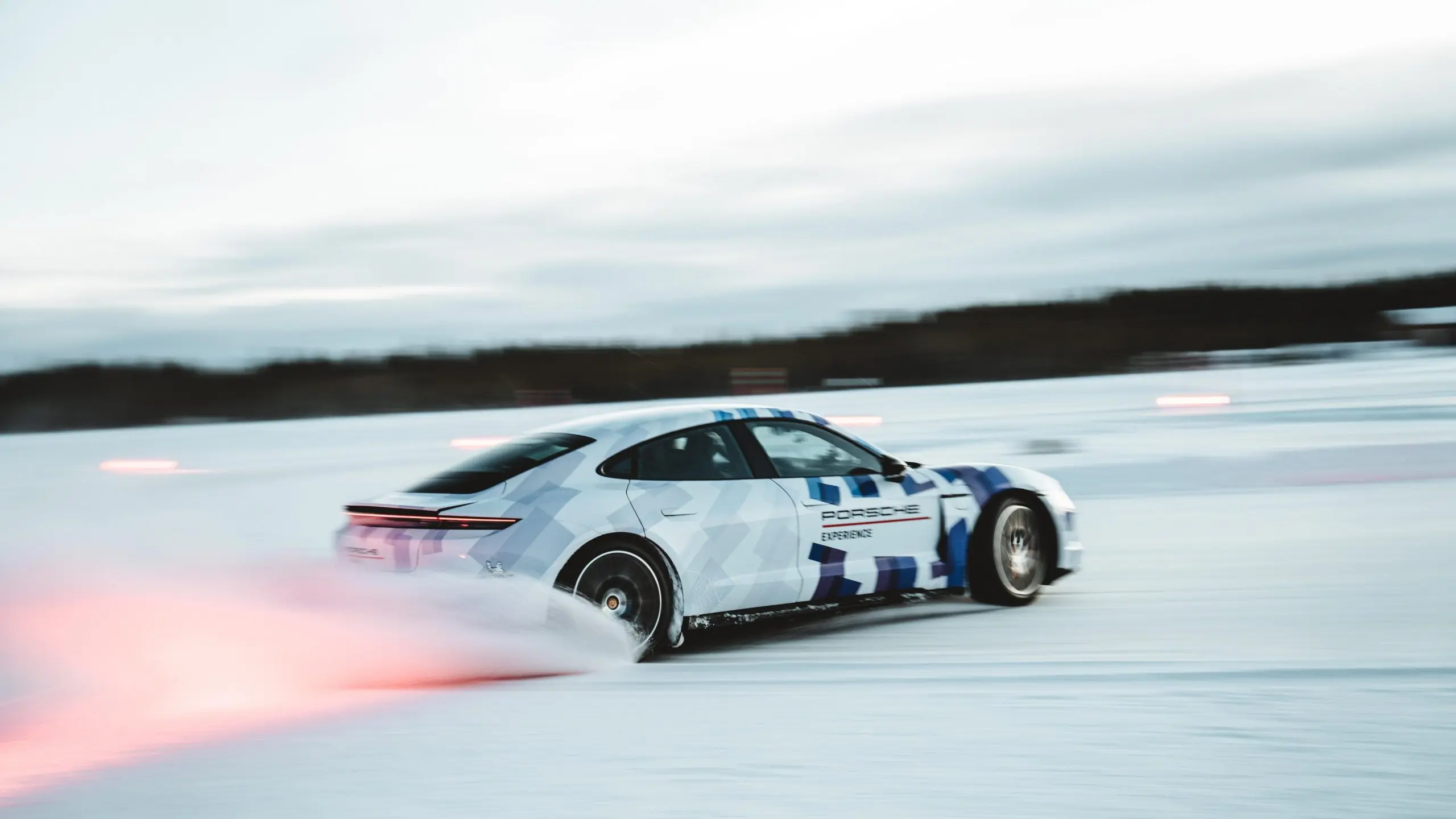 Porsche Taycan püstitas uue jäädrifti maailmarekordi
