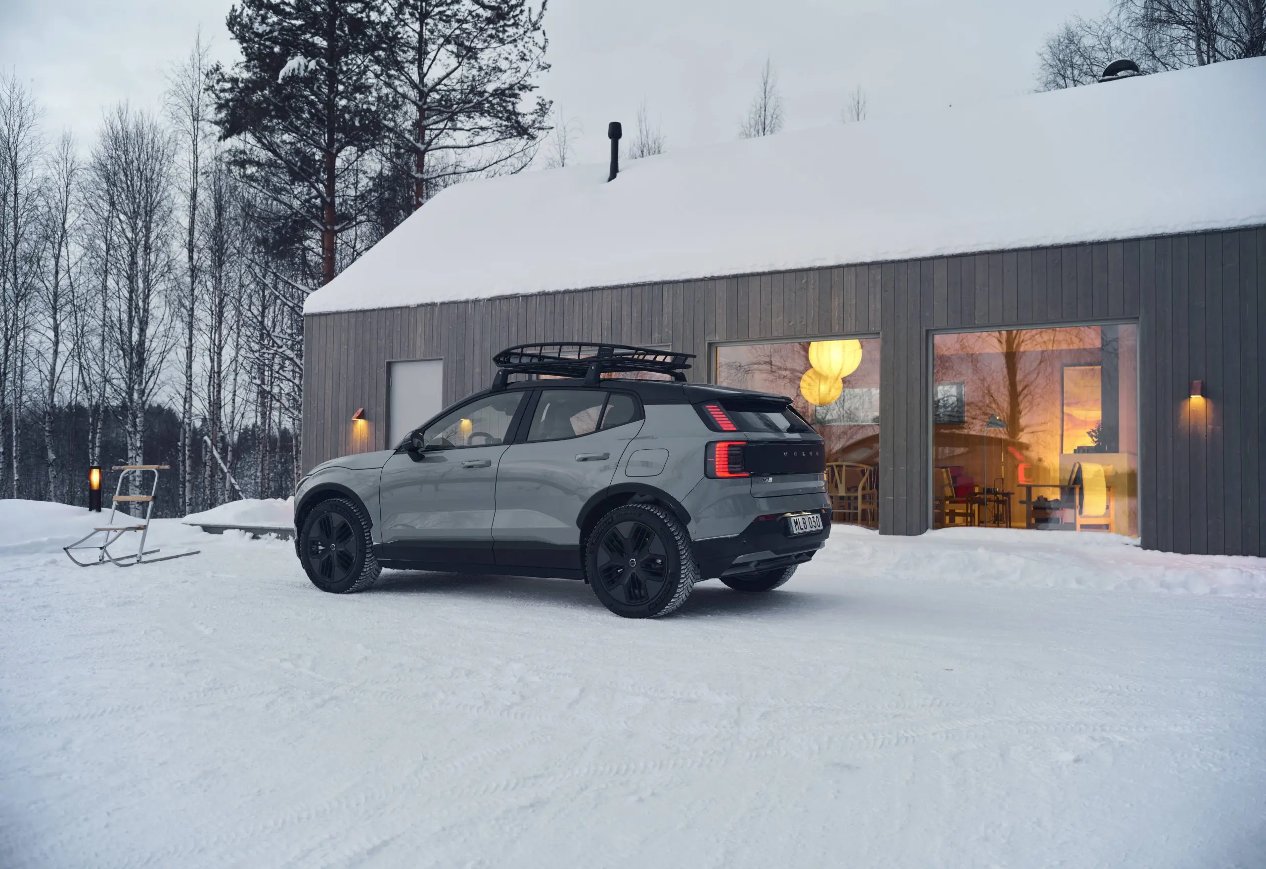 Volvo EX30 osutus lubatust kuumemaks kaubaks ja kutsutakse seetõttu tagasi