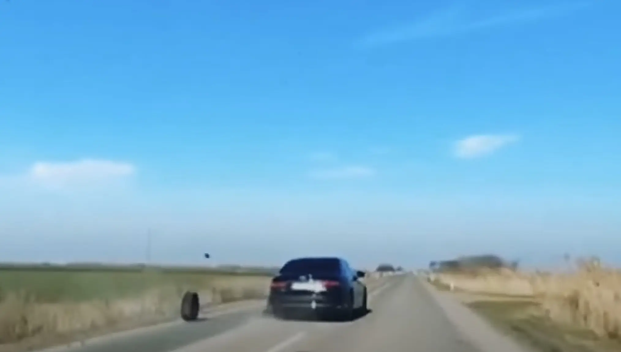 Serbia presidendi auto kaotas sõidu ajal terve ratta