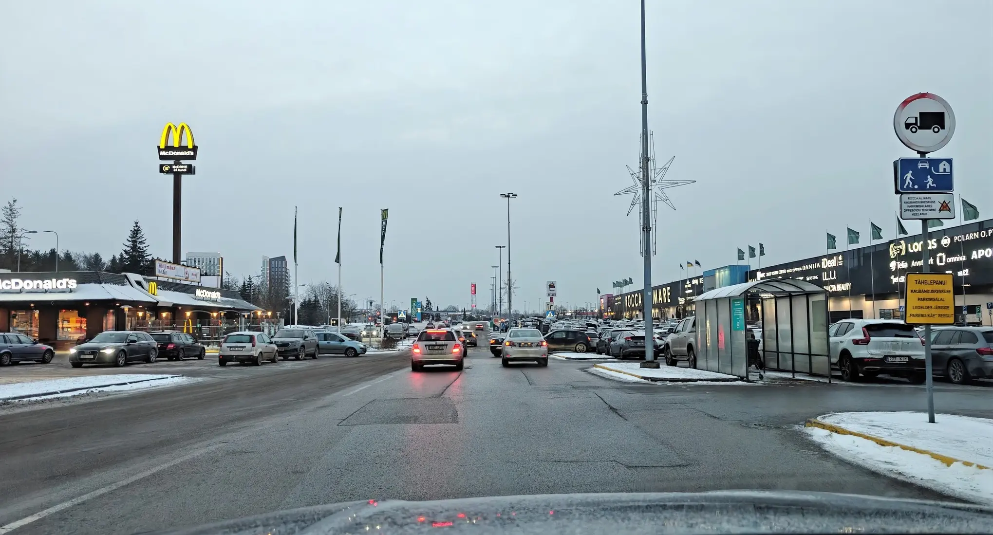 Politsei selgitab: kuidas liigelda parklates