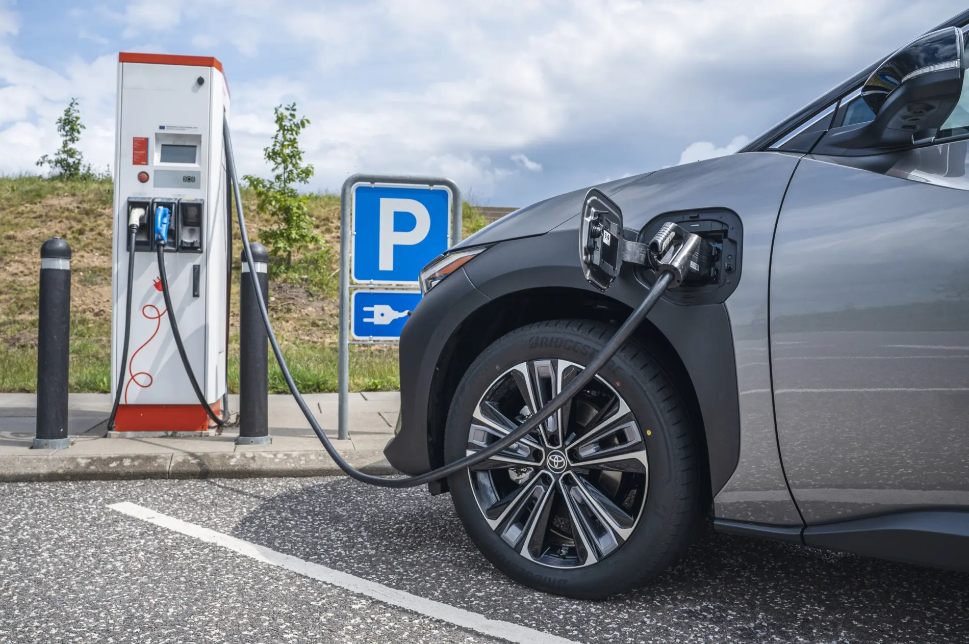 Toyota lükkas oma uue akutehase ehituse edasi