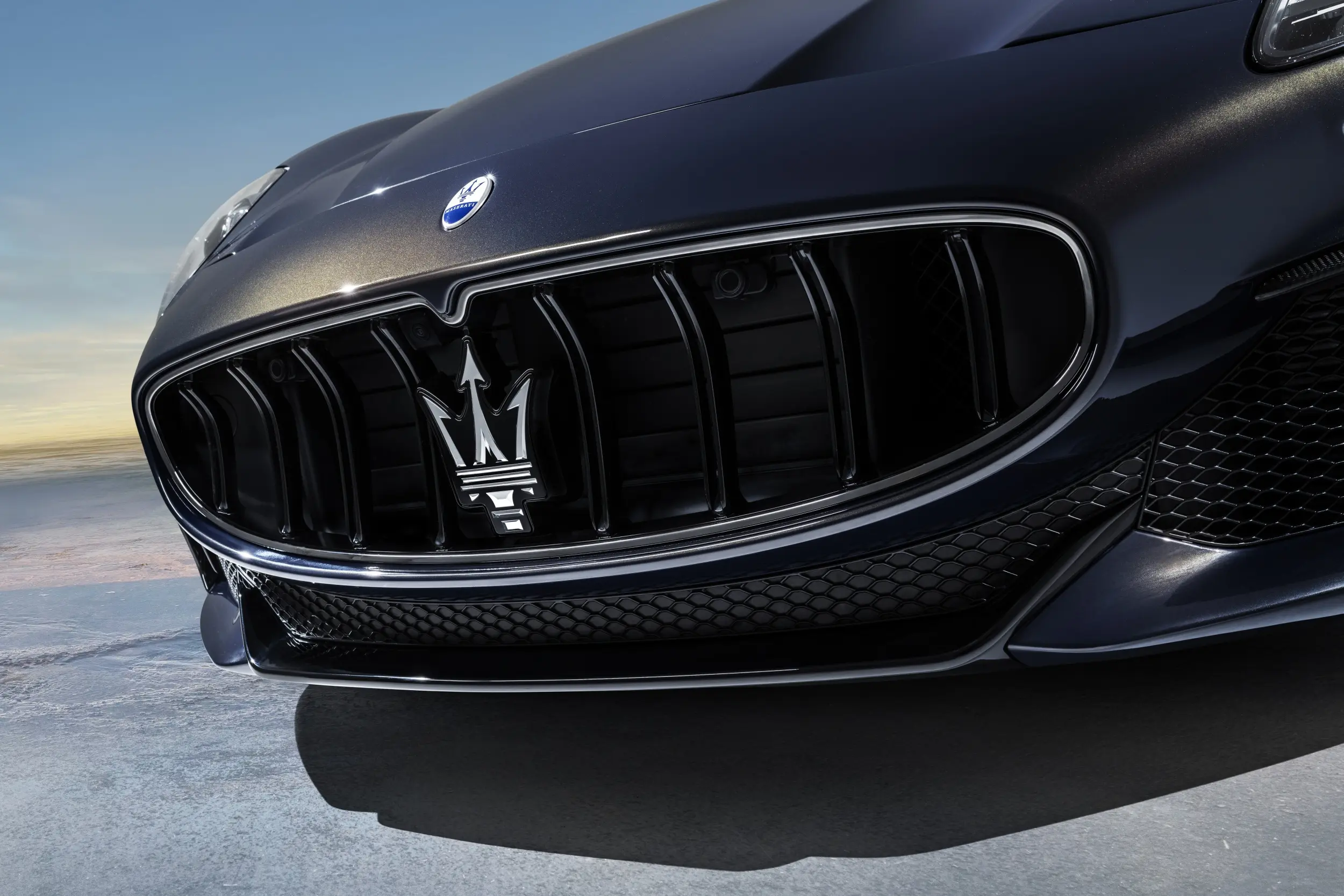Maserati müügis? Itaalia kolmhark uputatakse jälle draamasuppi