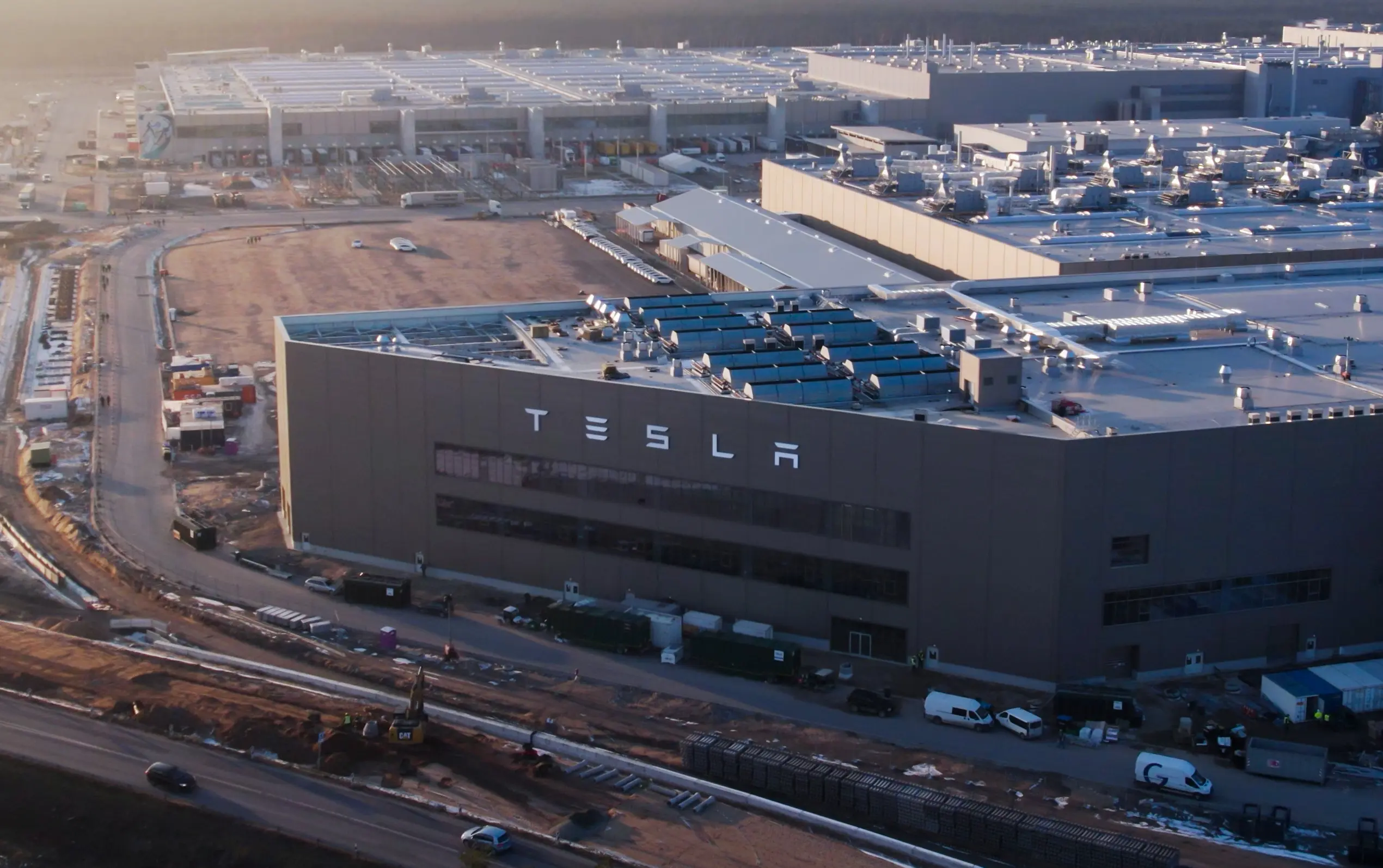 Tesla kasum kukkus kolinal, kuid Musk lubab rooli tagasi haarata