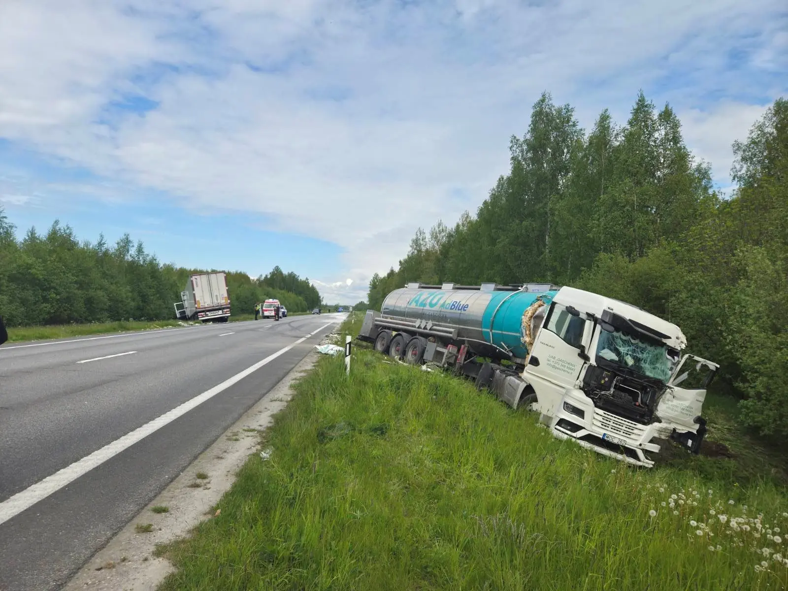Tallinna-Pärnu-Ikla maanteel toimus suur avarii. Liiklus mõlemas suunas kinni