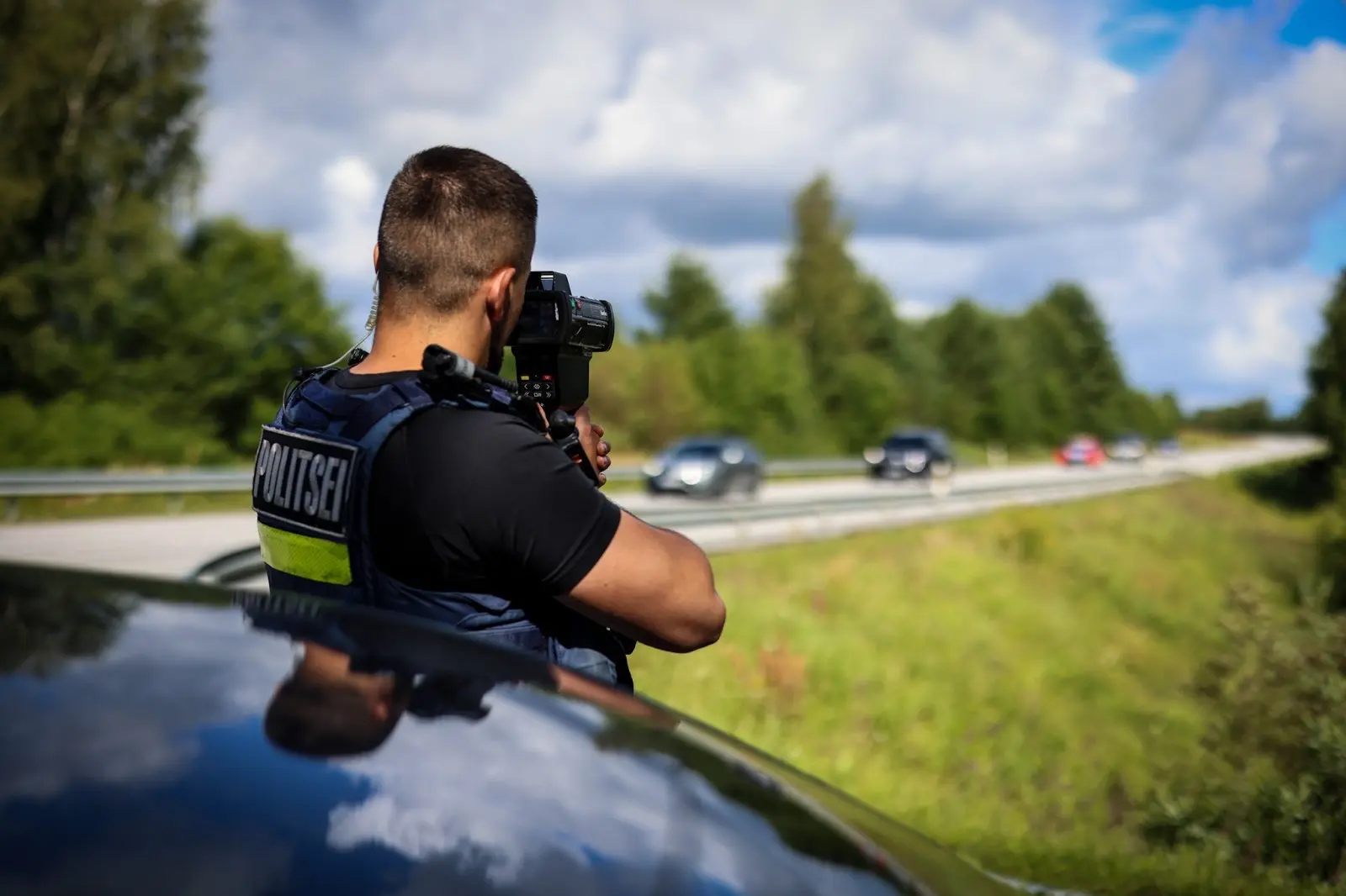 Pärnumaal jäi 191 km/h kihutanud algaja juht aastaks lubadest ilma