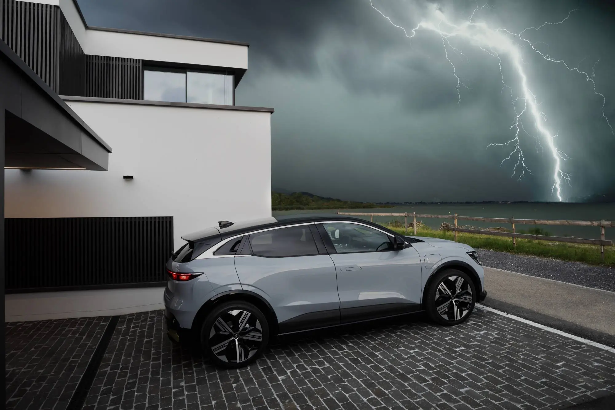 Elektriautod ja laadimine vihmase ilmaga
