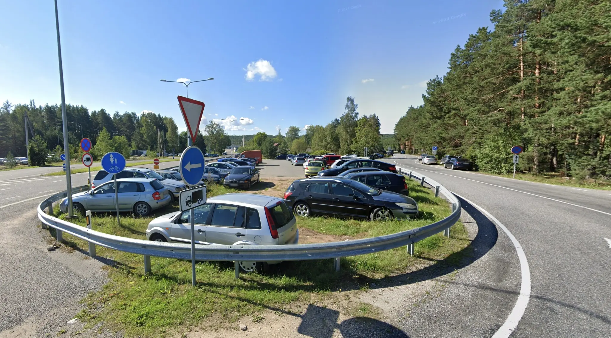 Koidula piiripunkt veetakse romudest tühjaks