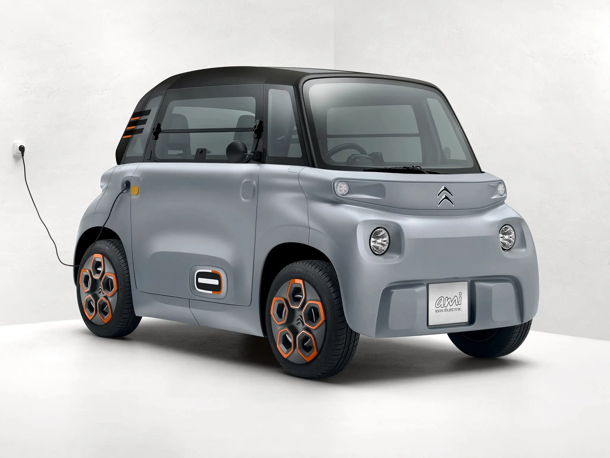 Citroëni pisike elektrimull läheb Tartu Motoshowl haamri alla