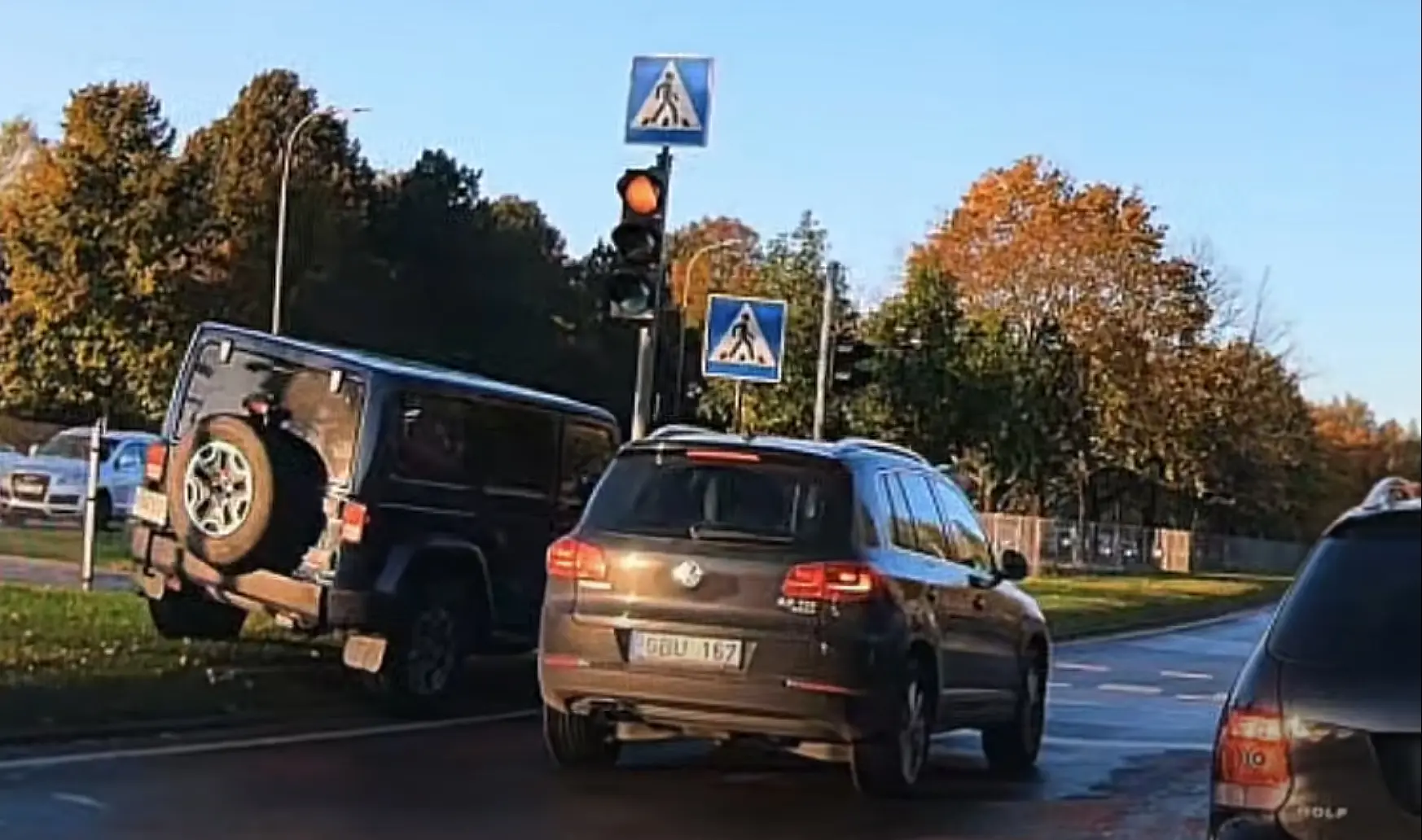 Kes pidurdab vilkuva rohelise fooritulega?