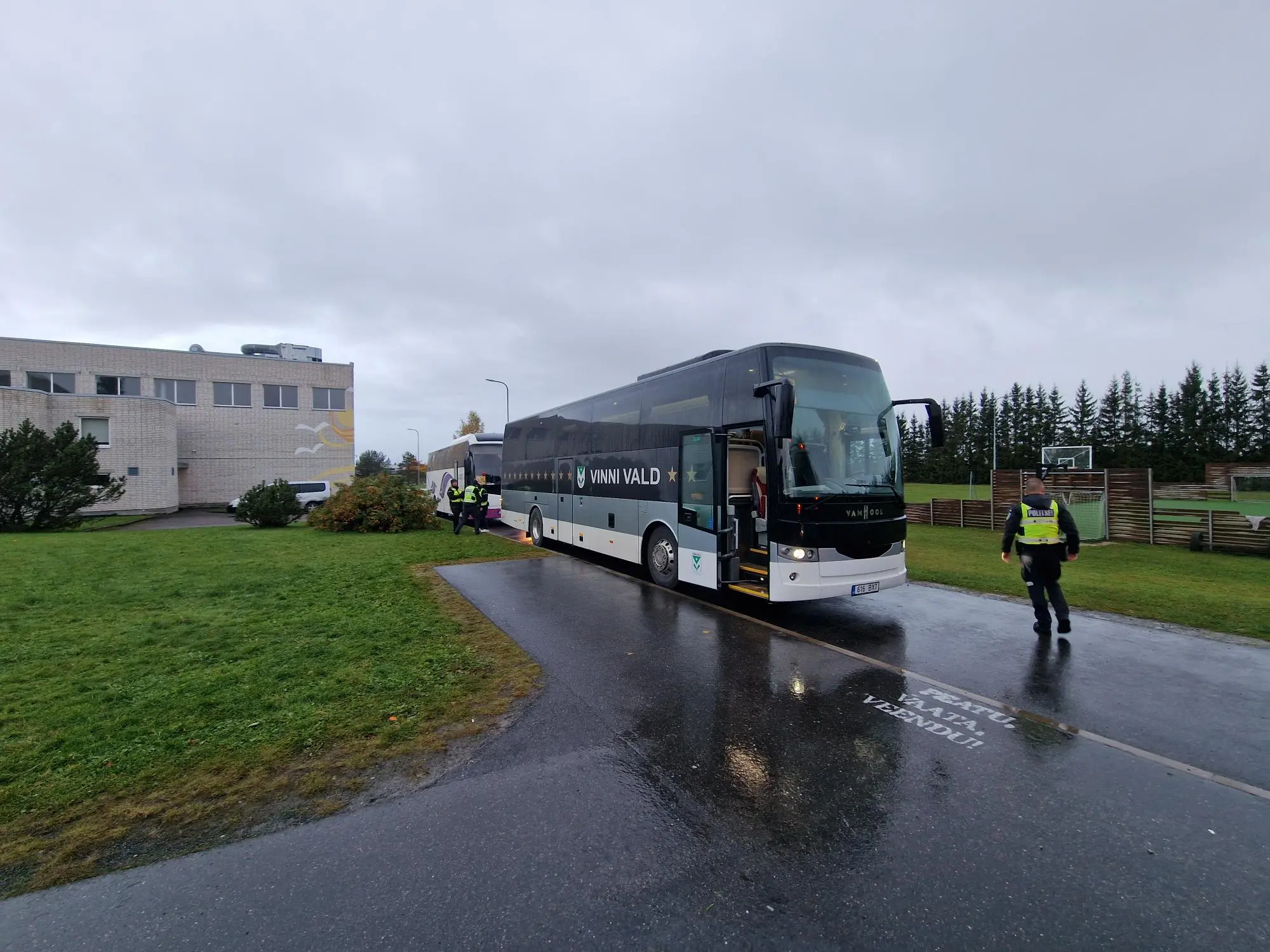 Koolibusside järelevalve näitab paranemist, kuid ka üks rikkumine võib olla liiga palju