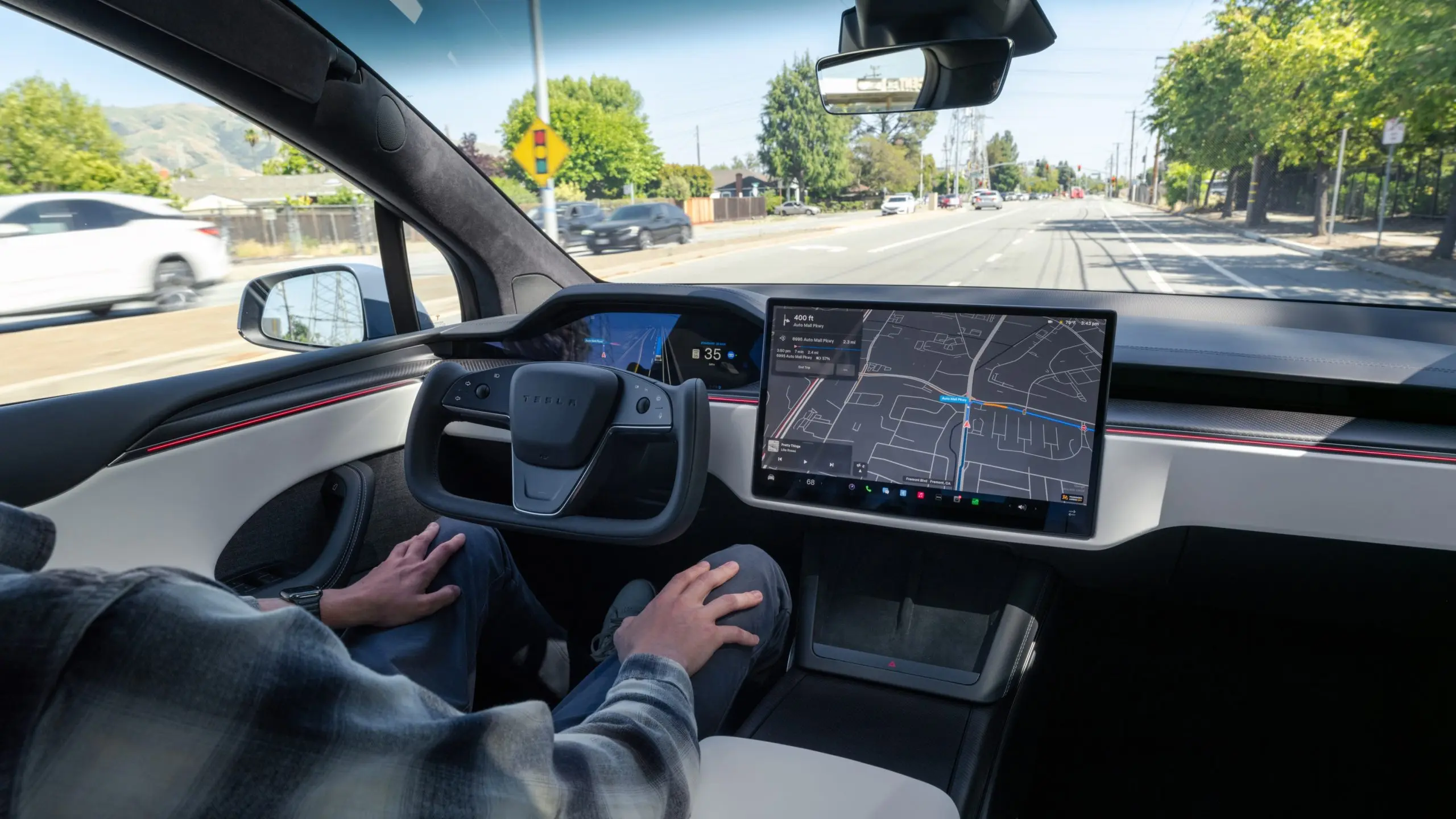 Kohus keelas Teslal kasutada sõna autopiloot, California tõmbas turundusele pidurit