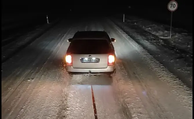 Vali õige nelikvedu! Vana Passat veab rekkat mäkke