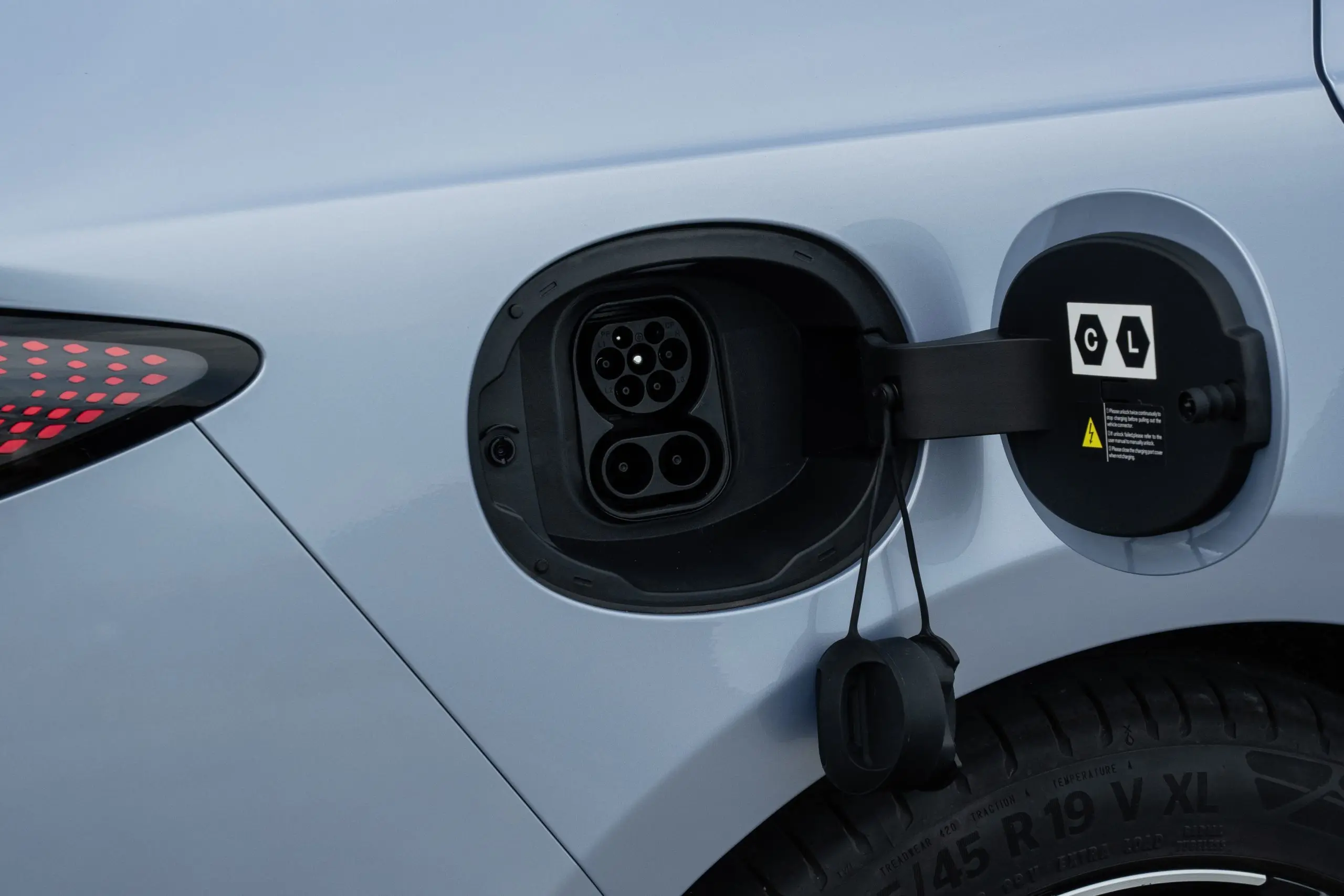 Saksamaa avab rahakraanid ning uued elektriautode toetused ei diskrimineeri hiinlasi