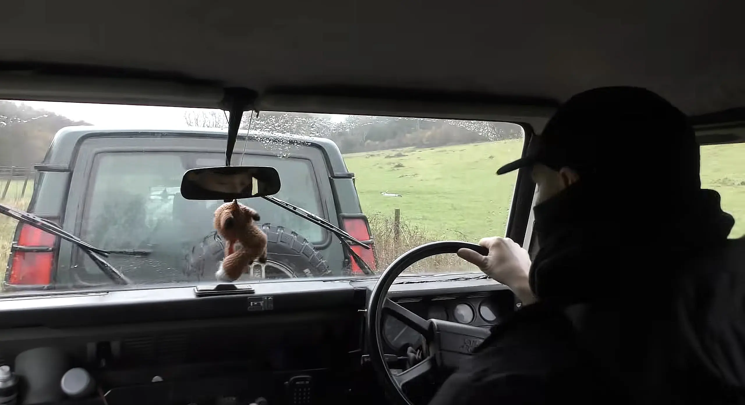 Jahimehed ajasid autodega aktiviste taga