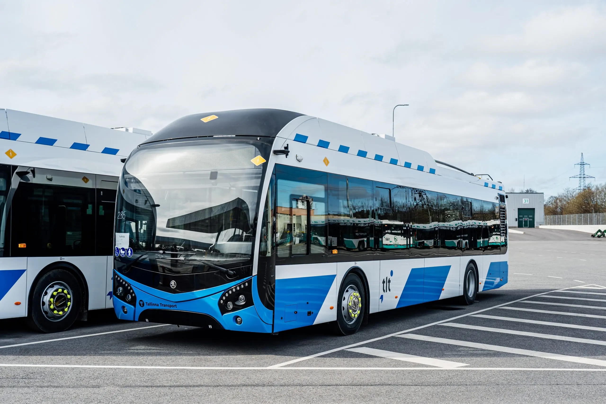 Tallinnas esitleti uusi Škoda akutrolle