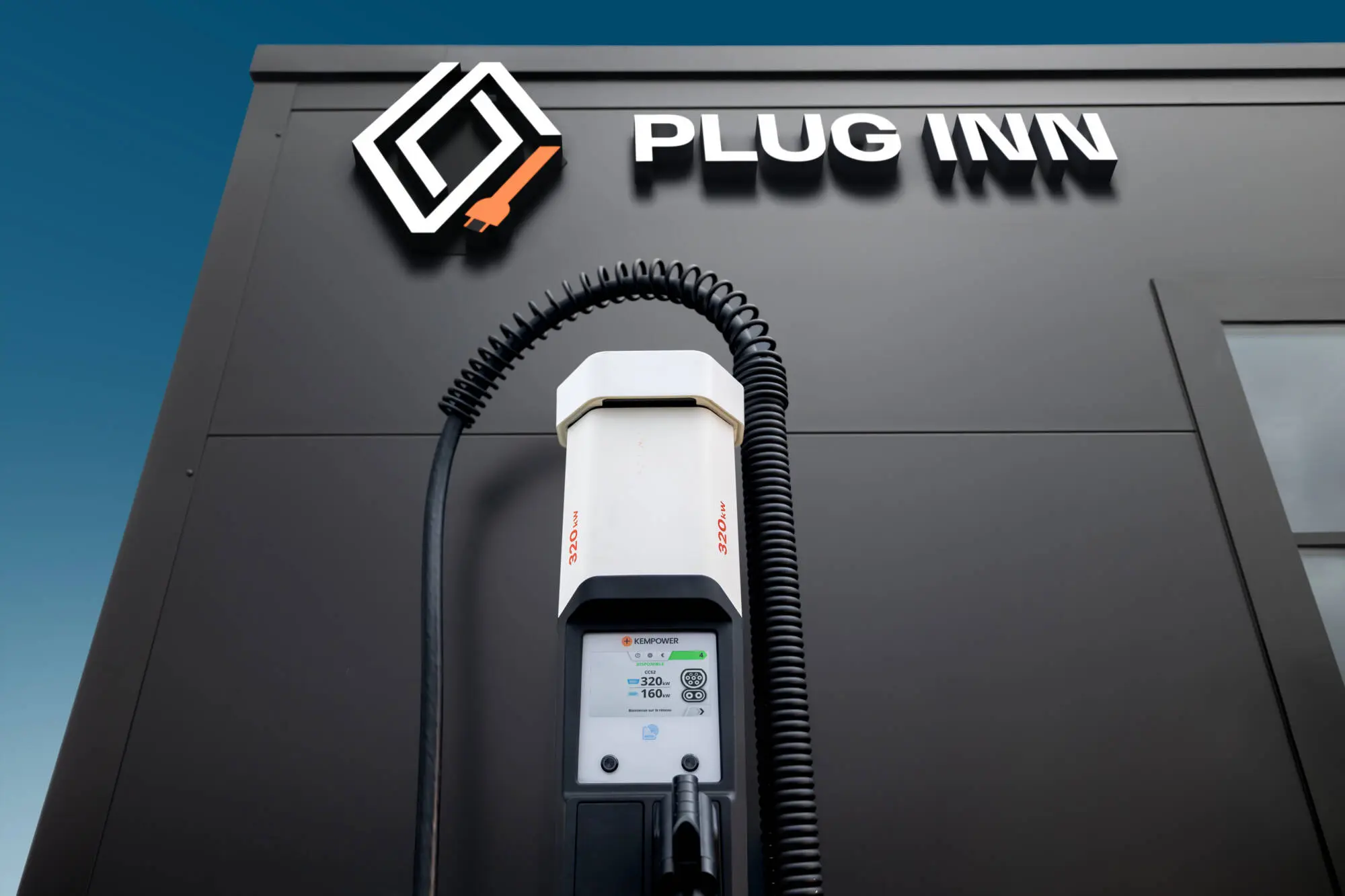 Renault nimetab laadimisäri ümber ning koondab laadimisteenused Plug Inn nime alla