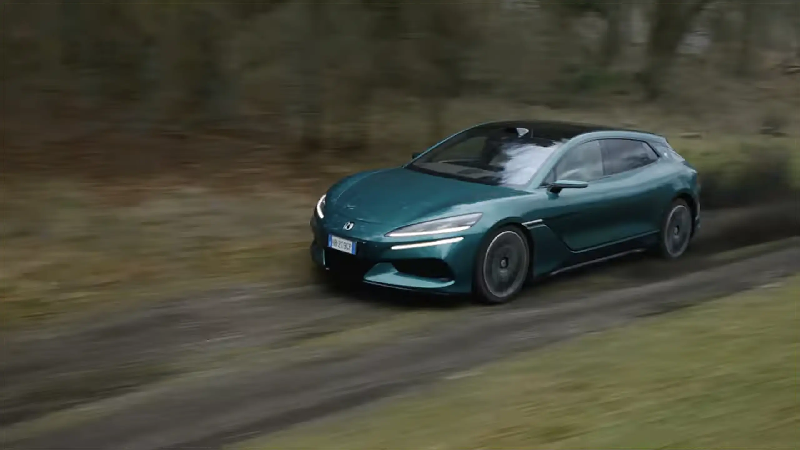 Daniel Craig reklaamib BYD premiumbrändi Denza Z9GT