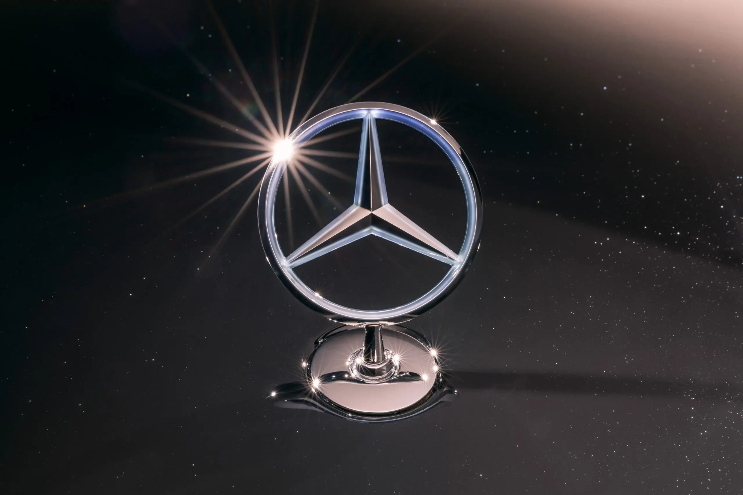 USA Hiina-autode vastane eelnõu võib tabada omanikeringi kaudu ka Mercedes-Benzi