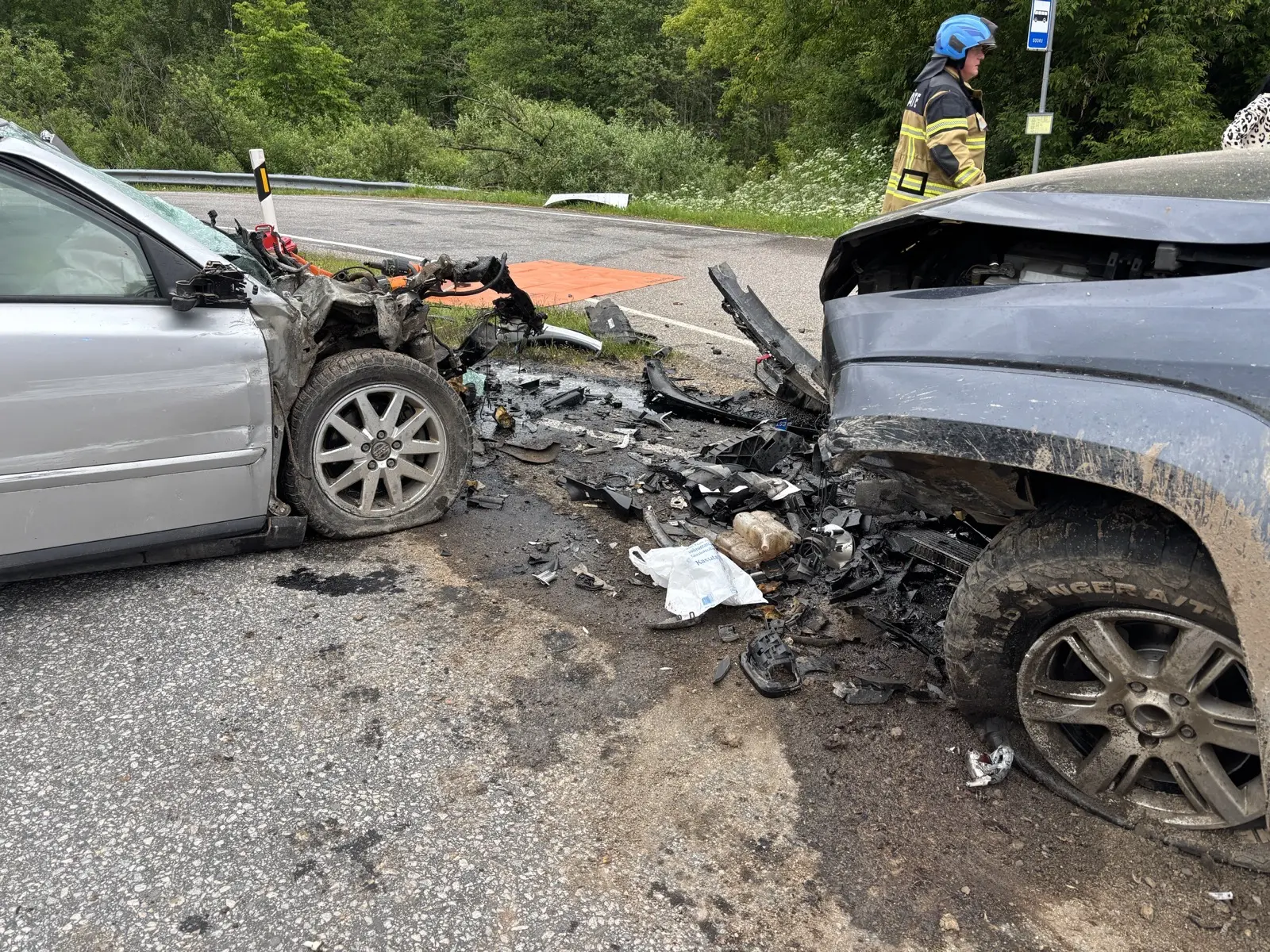 Ränk avarii Valgamaal: üks inimene sai surma, neli viidi haiglasse