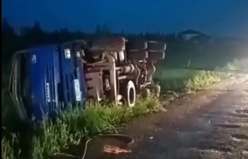 Veoauto väljasikutamine kraavist. Mis saakski valesti minna?