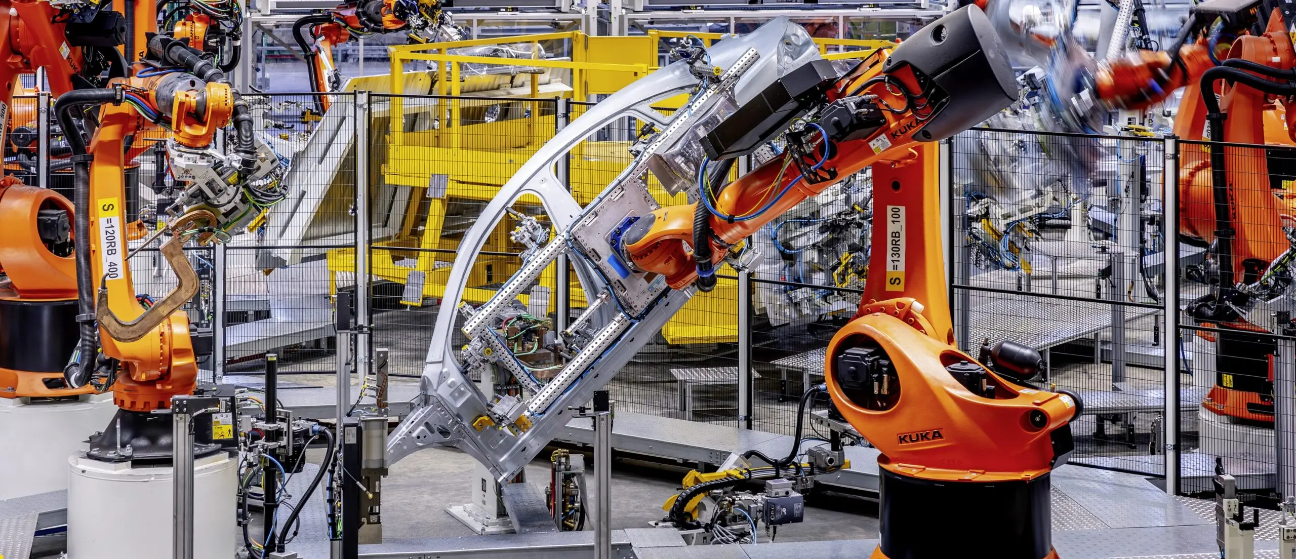 Mercedes surub Saksa tehased säästurežiimile kasvatades Ungari tehase Euroopa suurimaks
