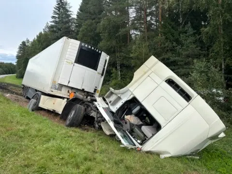 Raske liiklusõnnetus Ida-Virumaal nõudis inimese elu