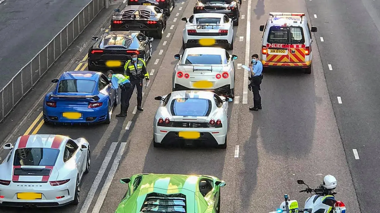 Lamborghinid, Ferrarid, McLarenid ... Politsei pidas kinni 46 kiirendajate hirmkallist sportautot