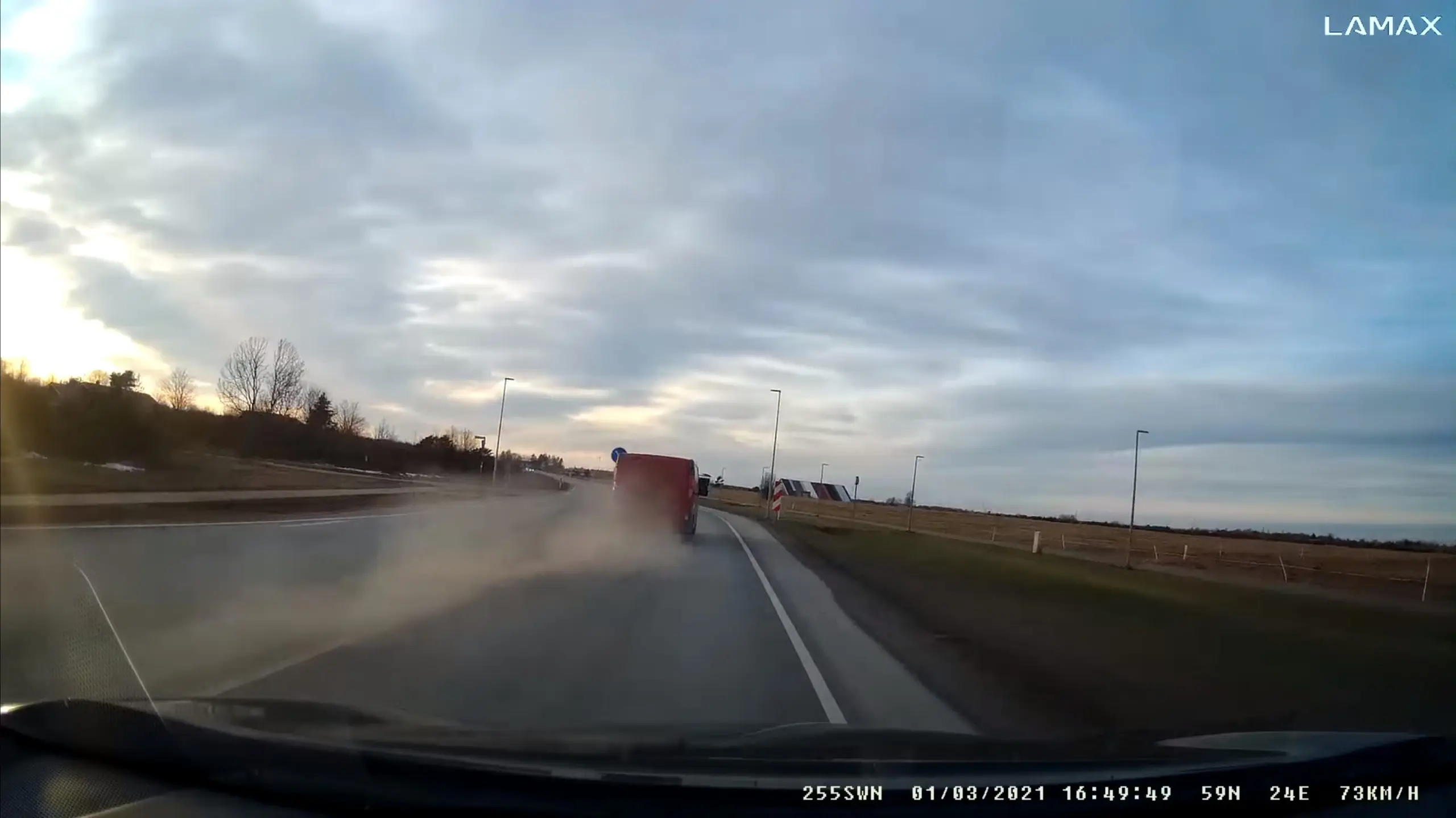 Ilmselgelt fake video - Opel Vivaro ei suuda nii kiiresti sõita ;)
