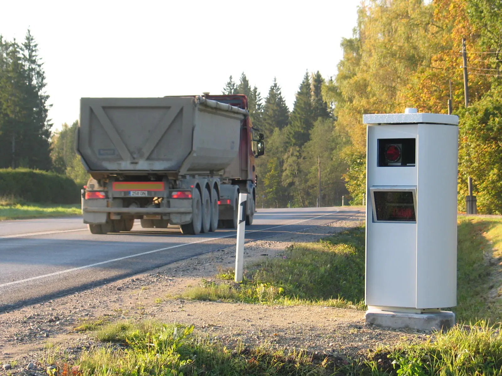 Pisirikkumised uputavad süsteemi ja politsei tõstab kiiruskaamerate trahvikünnist