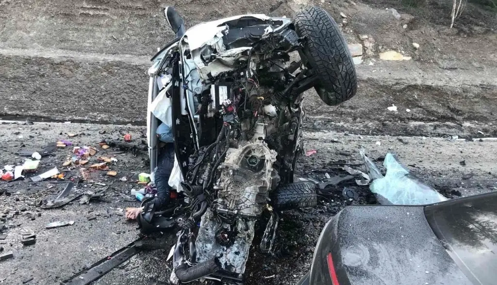 Nii palju jäi järgi Hyundaist ja Mazdast. Neljast kolm surid enne kiirabi saabumist, vaid üks viidi haiglasse
