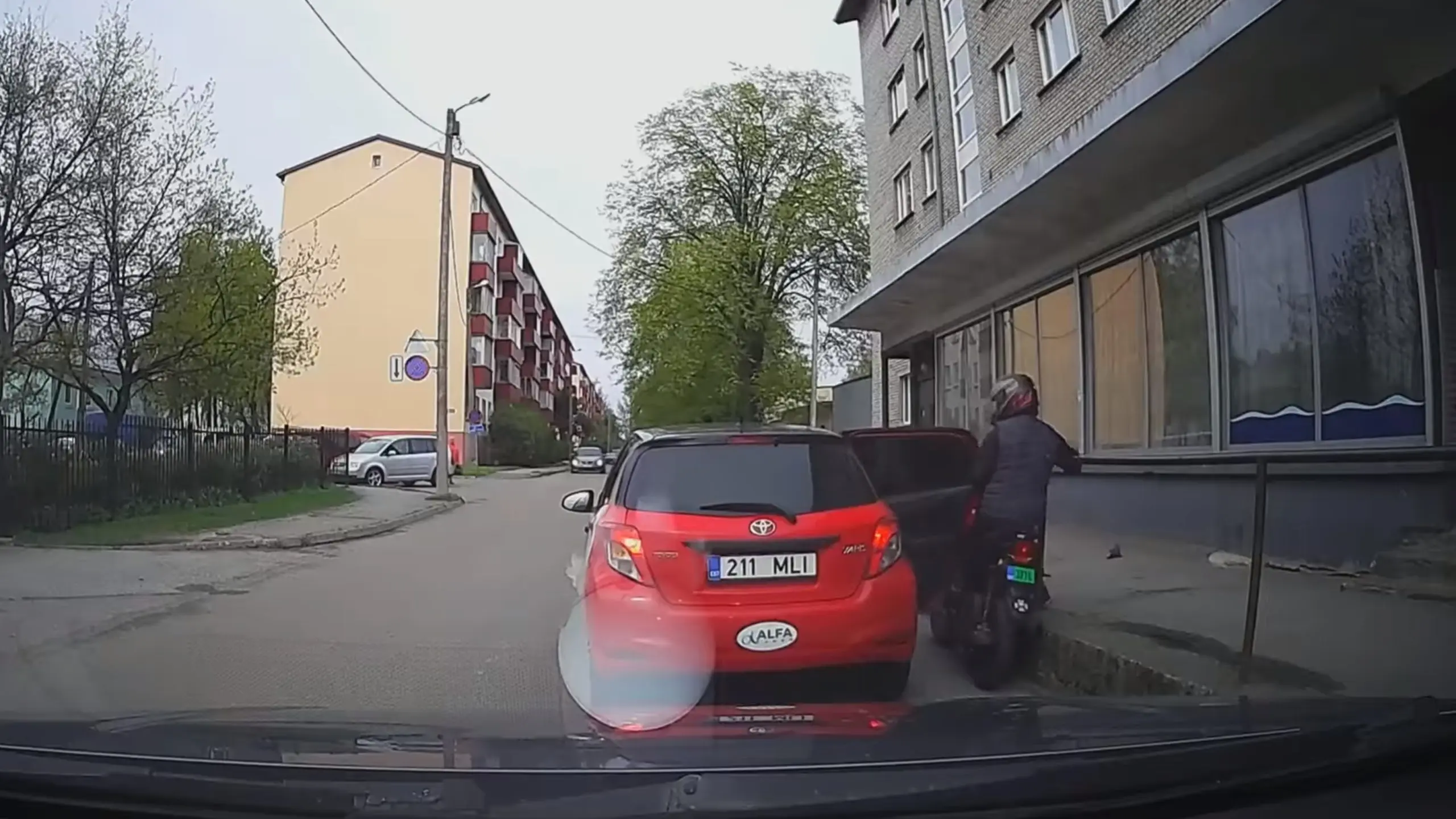 Kõik on ju täiesti õige. Nii peabki sõitma!