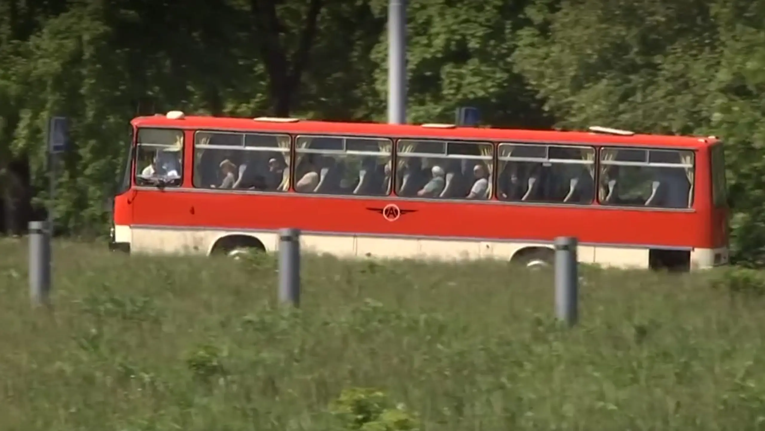 ERM-i juures saab näha taastatud Ikarus 256