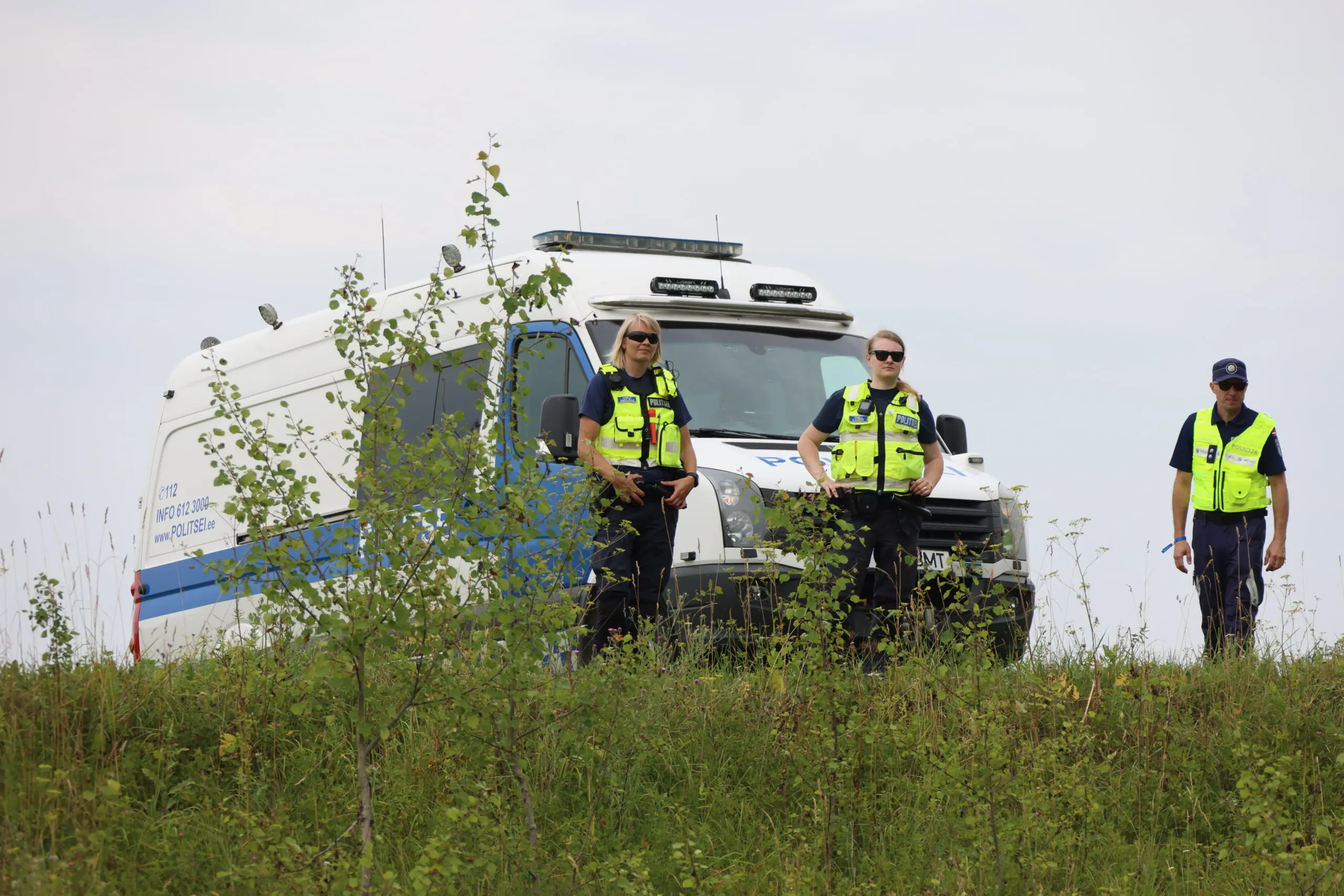 Purjus seltskond kihutas Bentleyga kraavi