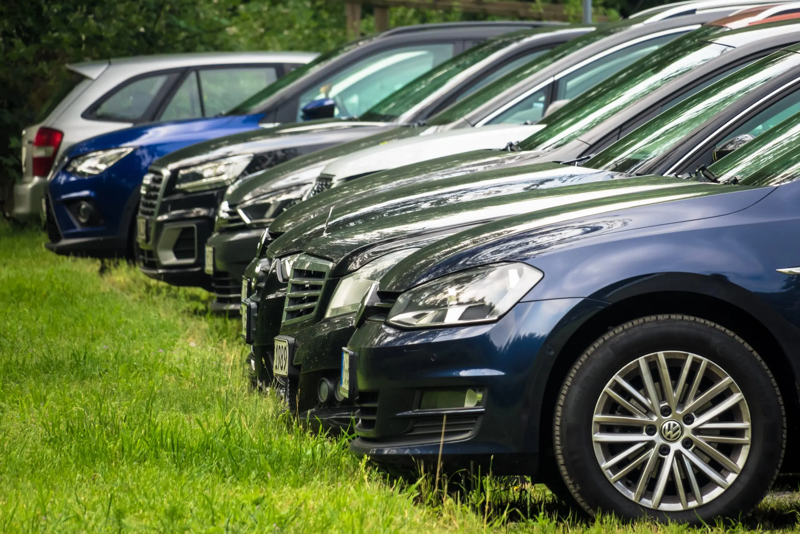 Riiklikud registrid kasutatud auto ostul: kus saab päriselt kontrollida ja kus algab ilus jutt