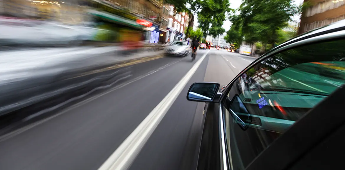 Kohus käskis illegaalsel kiirendajal müüa maha oma auto ja maksta 7000 eurot trahvi