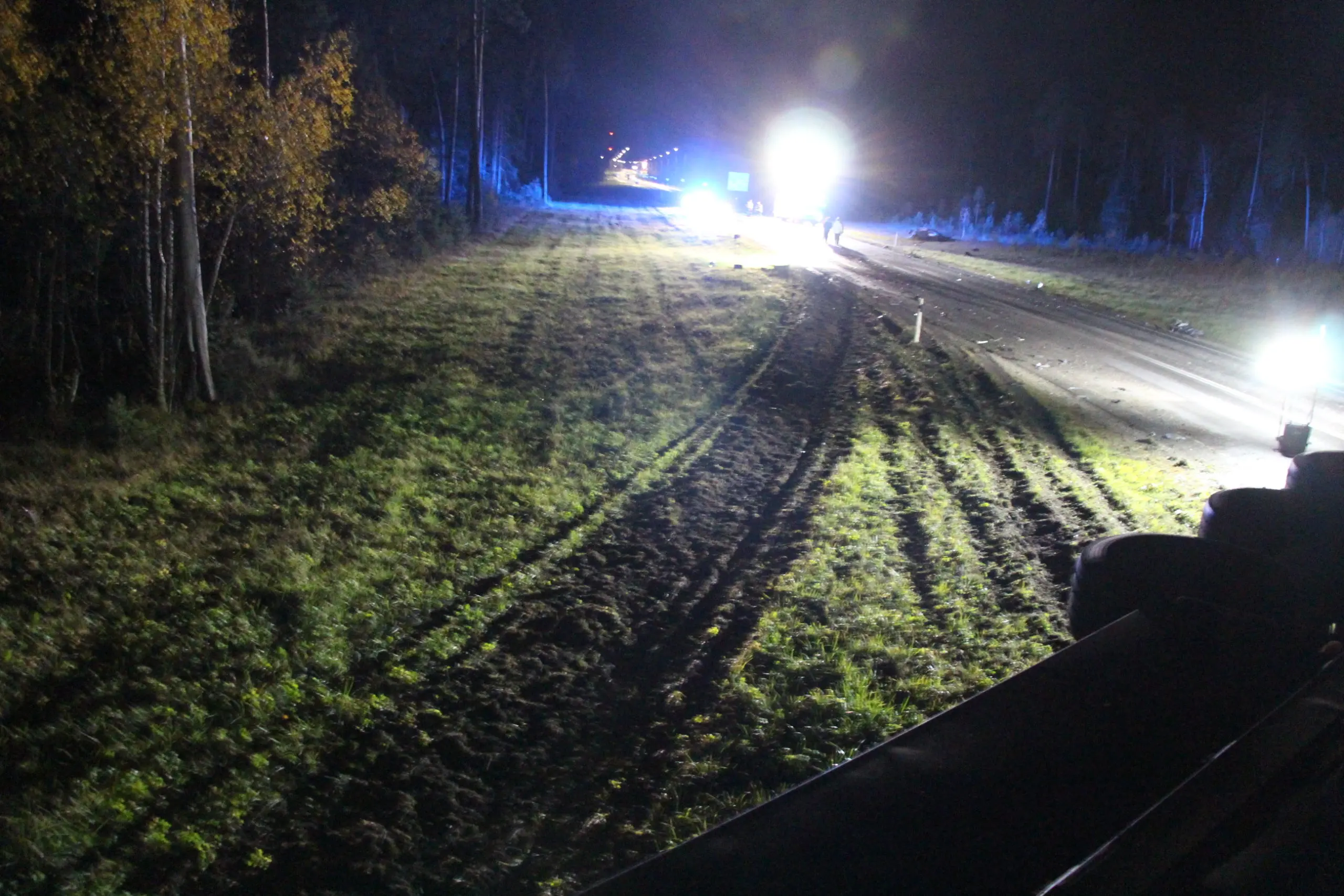 Raskes joobes ema koos lapsega autos sõitis teelt välja